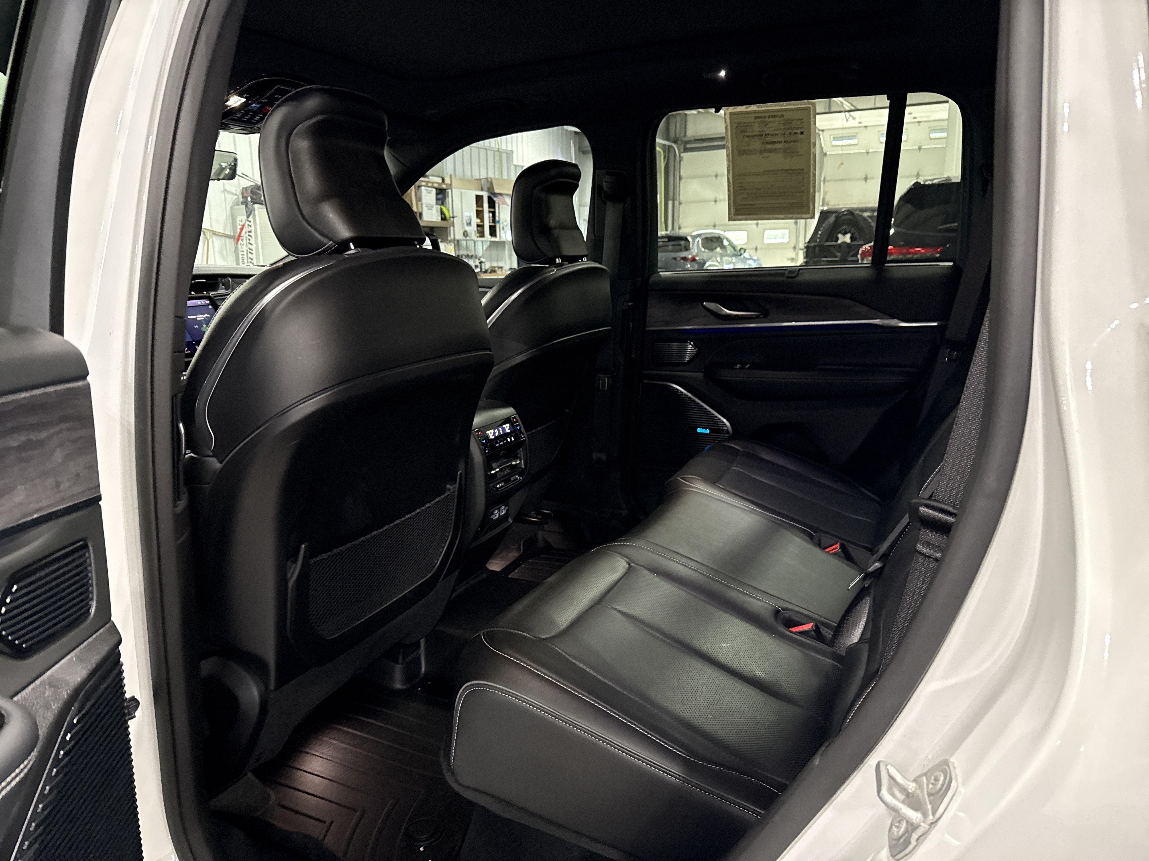 2023 Jeep Grand Cherokee Overland 4x4