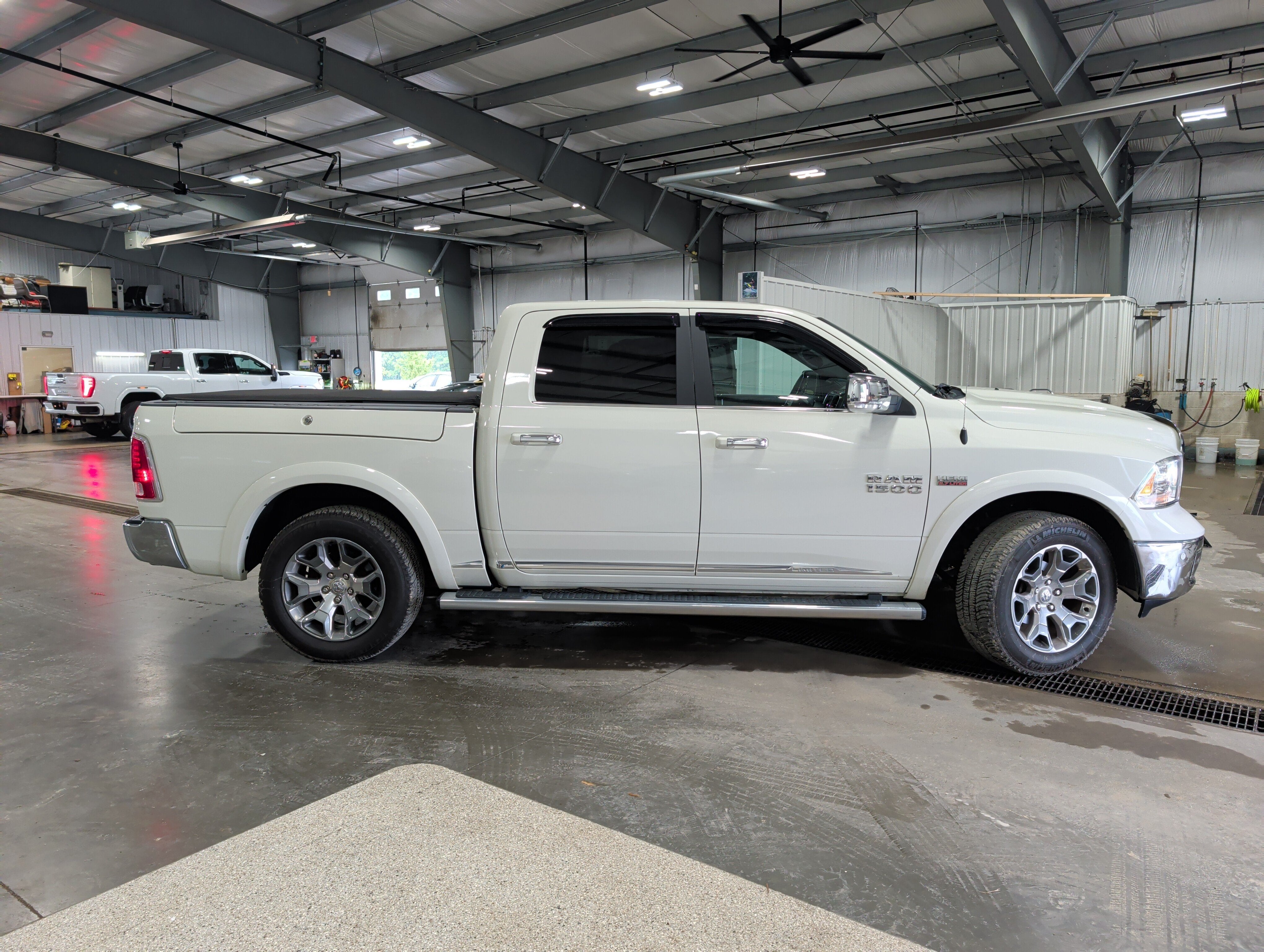 2017 RAM 1500 Limited Crew Cab 4x4 5'7" Box