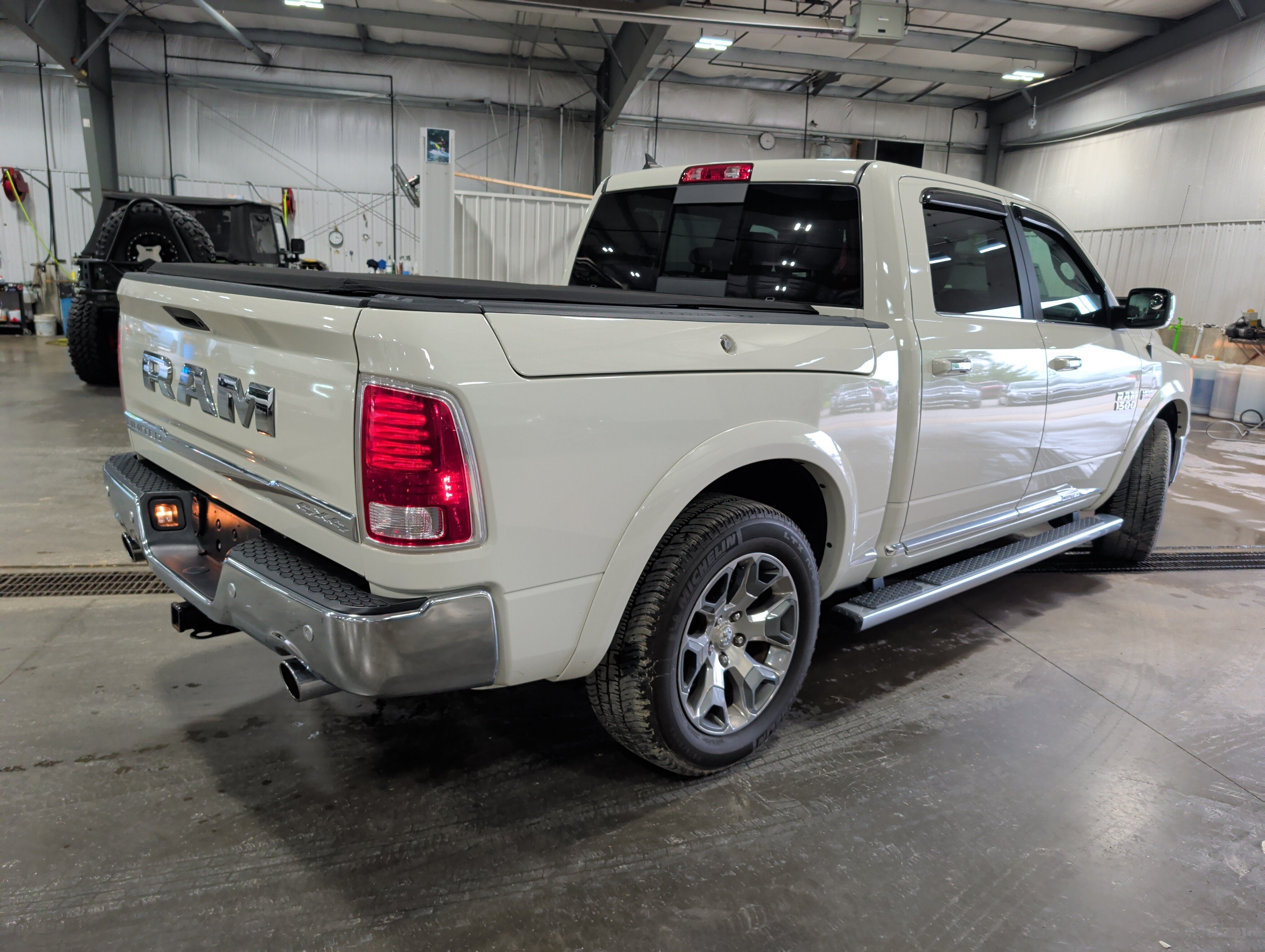 2017 RAM 1500 Limited Crew Cab 4x4 5'7" Box