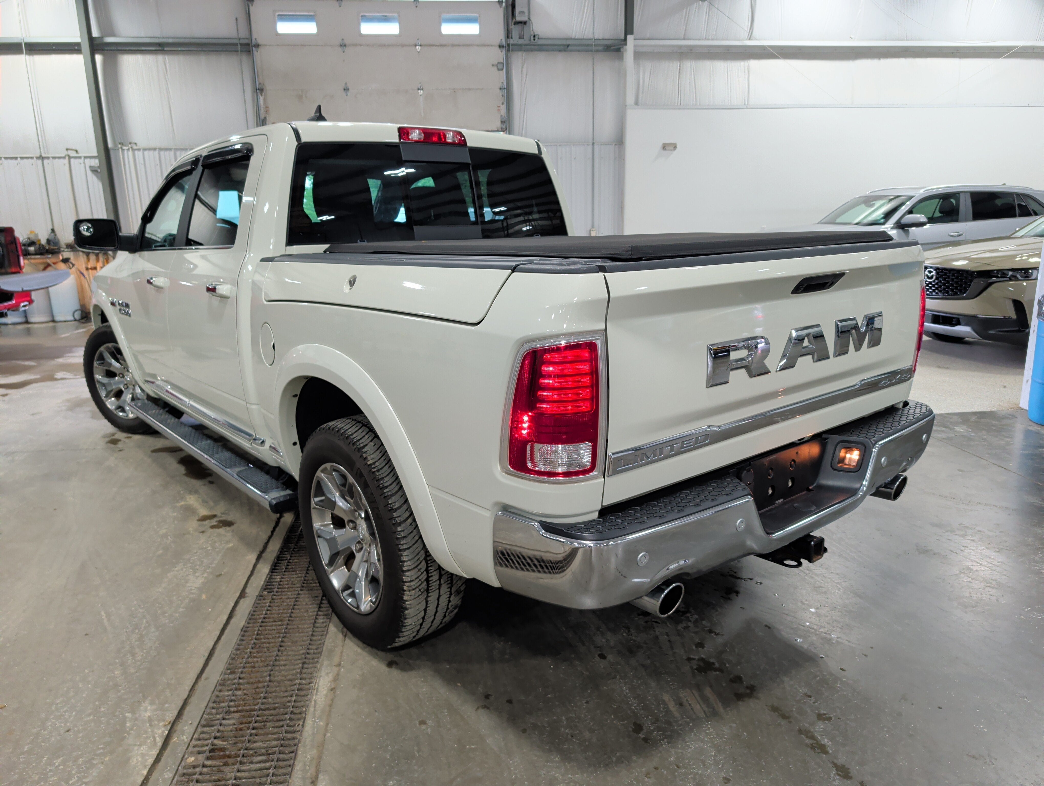 2017 RAM 1500 Limited Crew Cab 4x4 5'7" Box