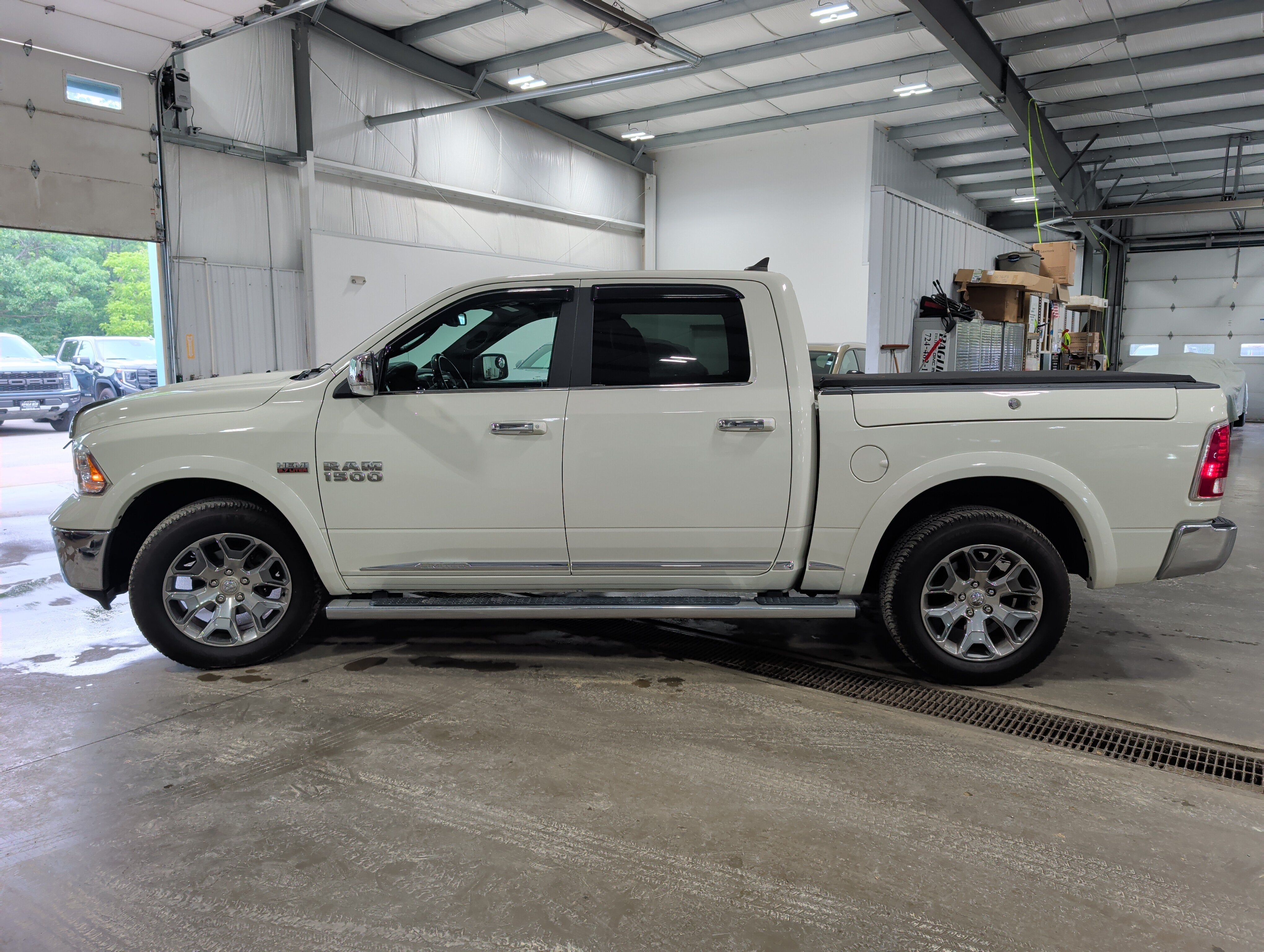 2017 RAM 1500 Limited Crew Cab 4x4 5'7" Box
