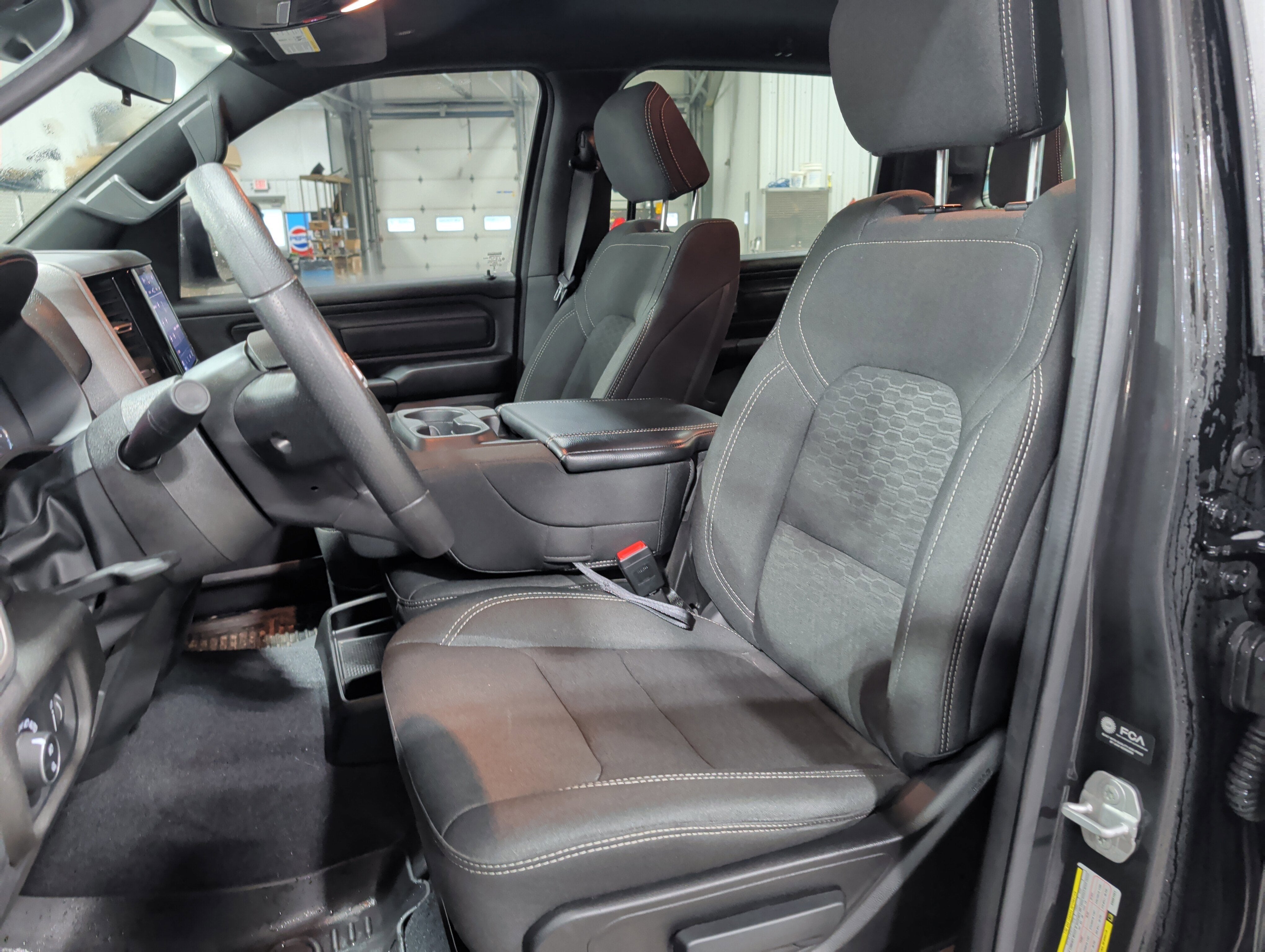 2025 RAM 1500 Tradesman Crew Cab 4x4 5'7" Box