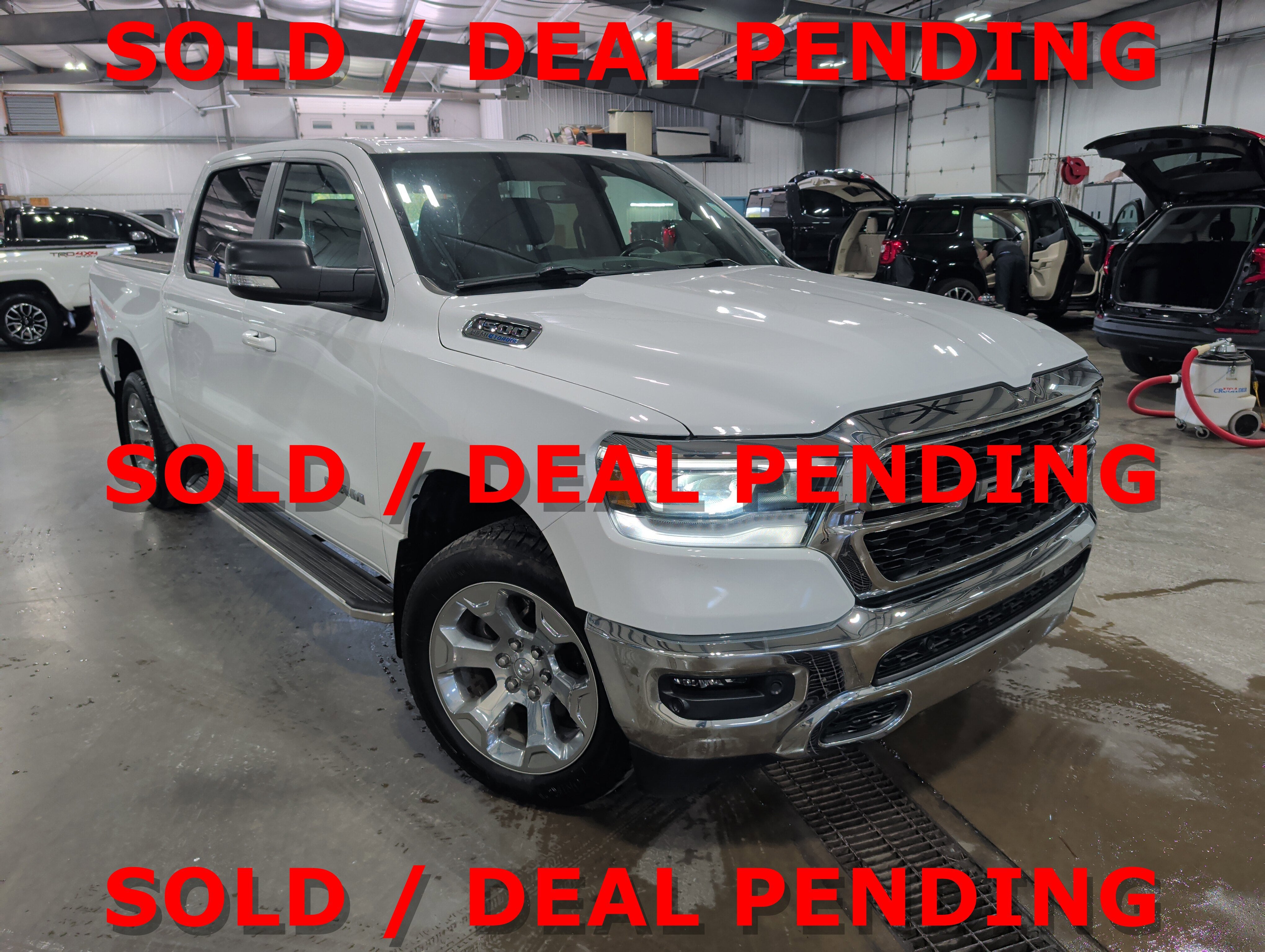 2022 RAM 1500 Big Horn Crew Cab 4x4 5'7" Box