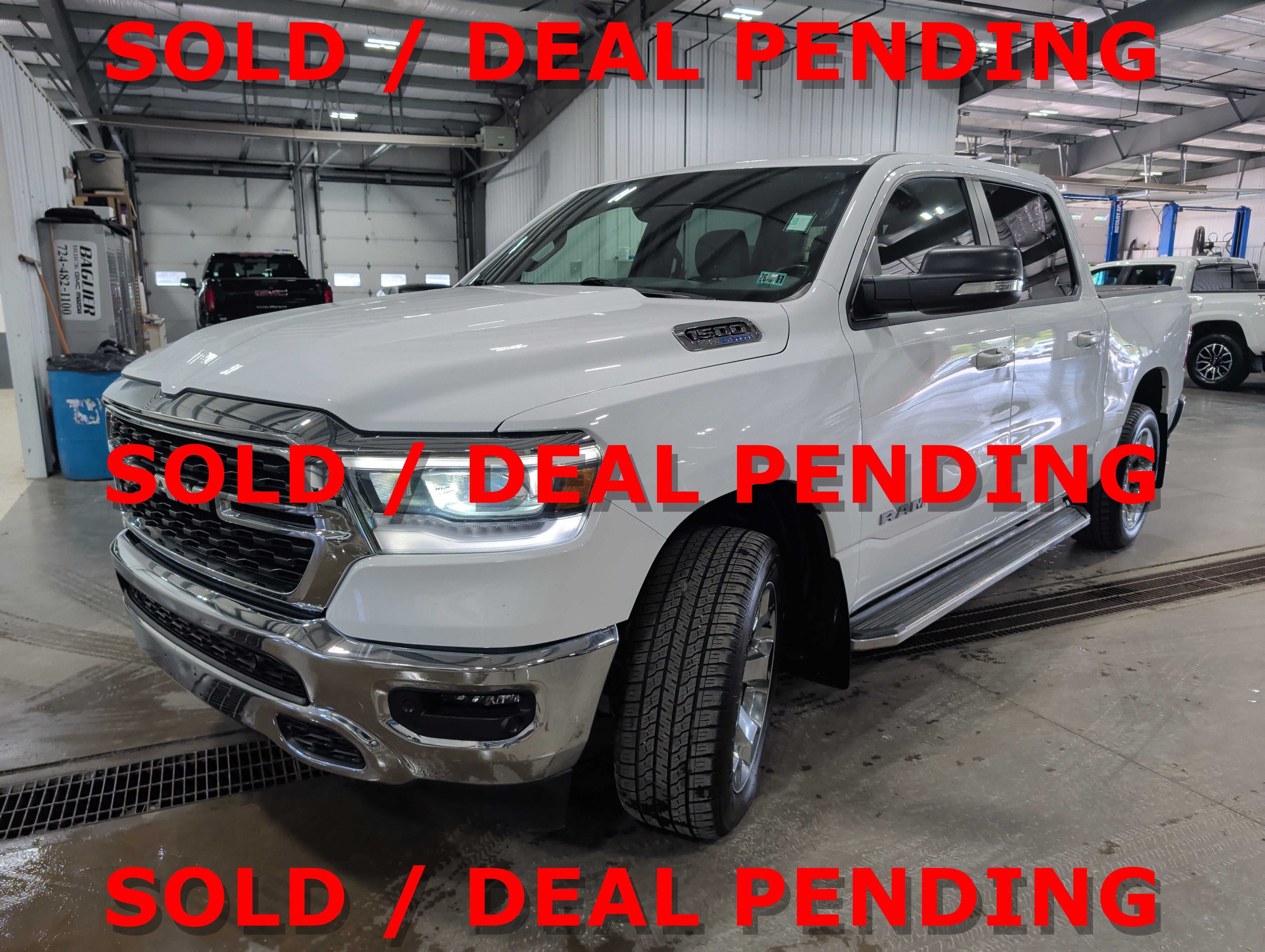 2022 RAM 1500 Big Horn Crew Cab 4x4 5'7" Box