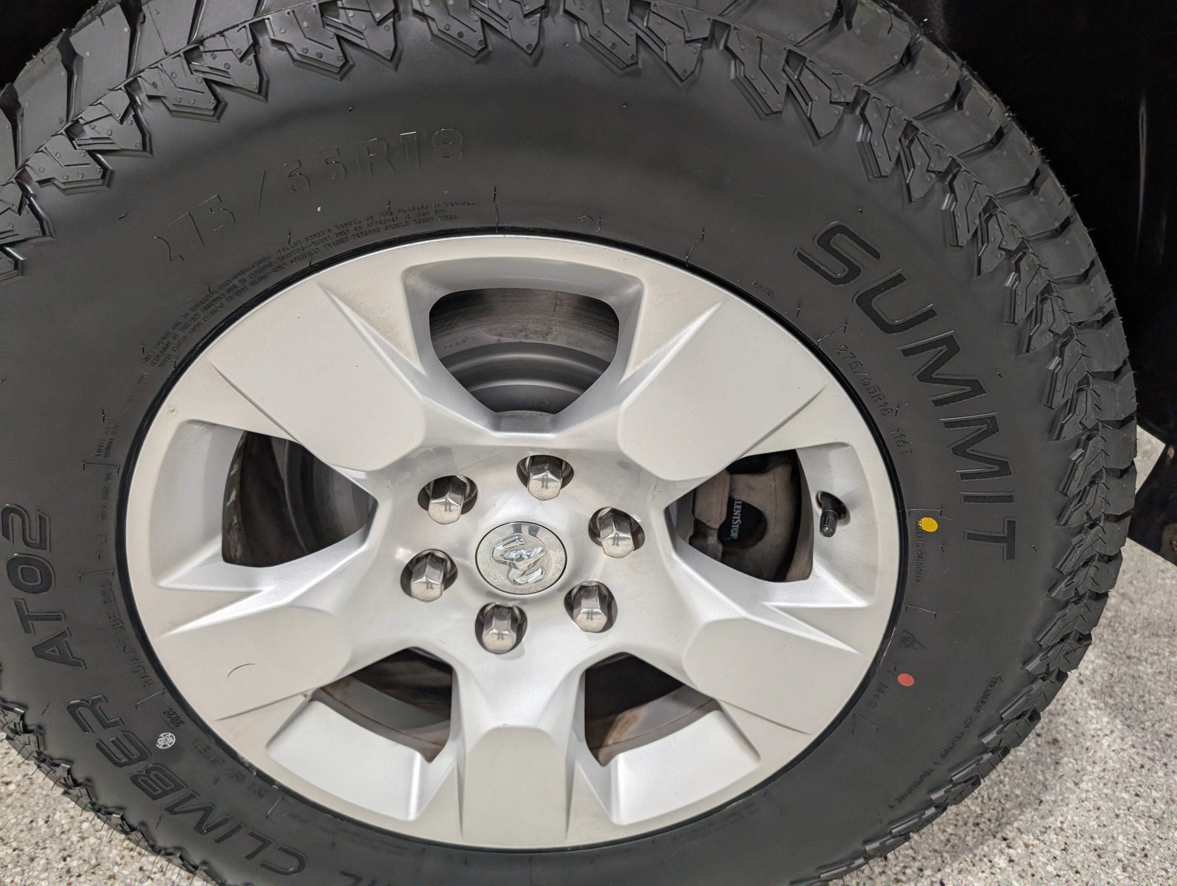 2020 RAM 1500 Big Horn Crew Cab 4x4 5'7" Box