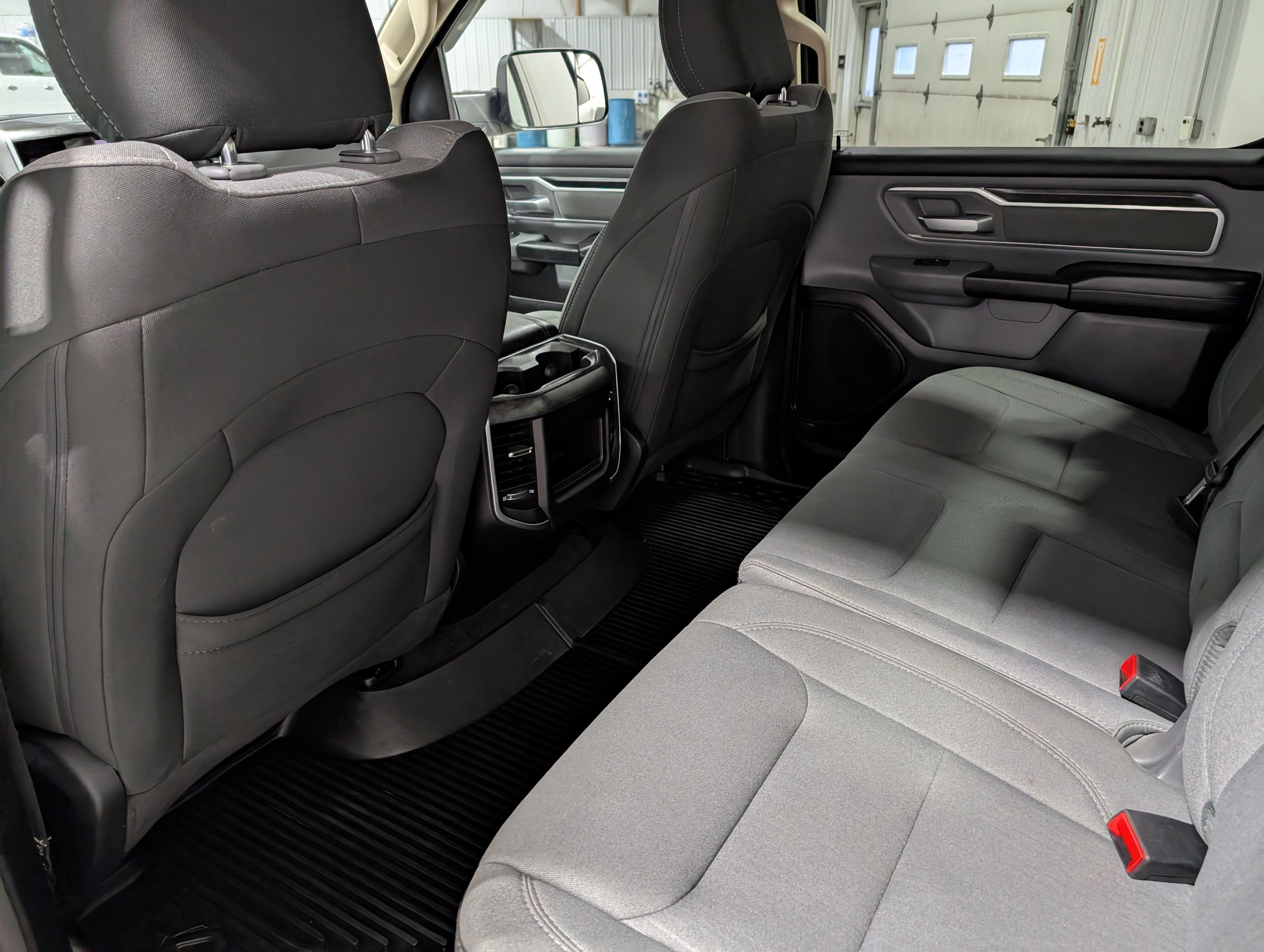 2020 RAM 1500 Big Horn Crew Cab 4x4 5'7" Box