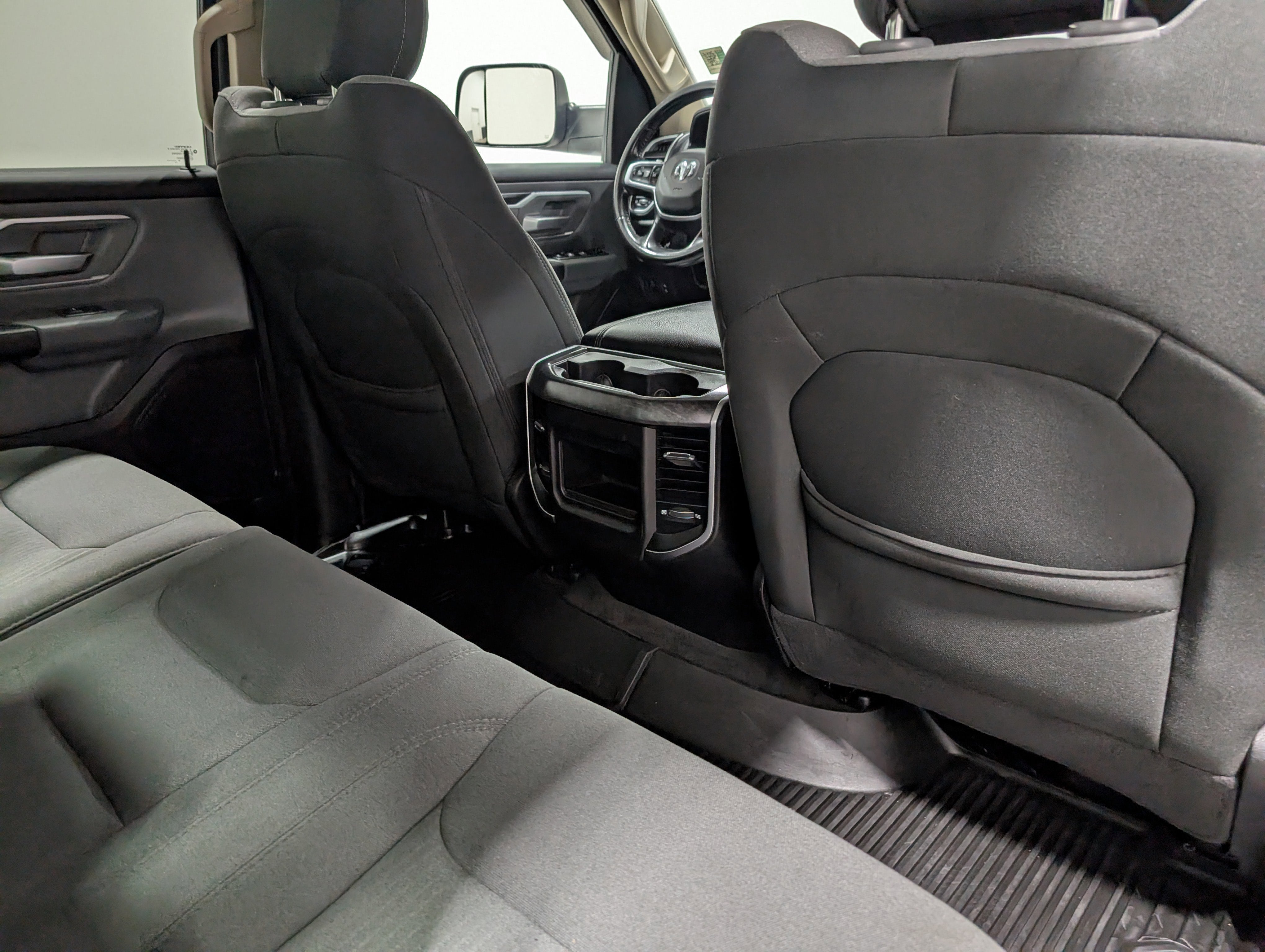 2020 RAM 1500 Big Horn Crew Cab 4x4 5'7" Box