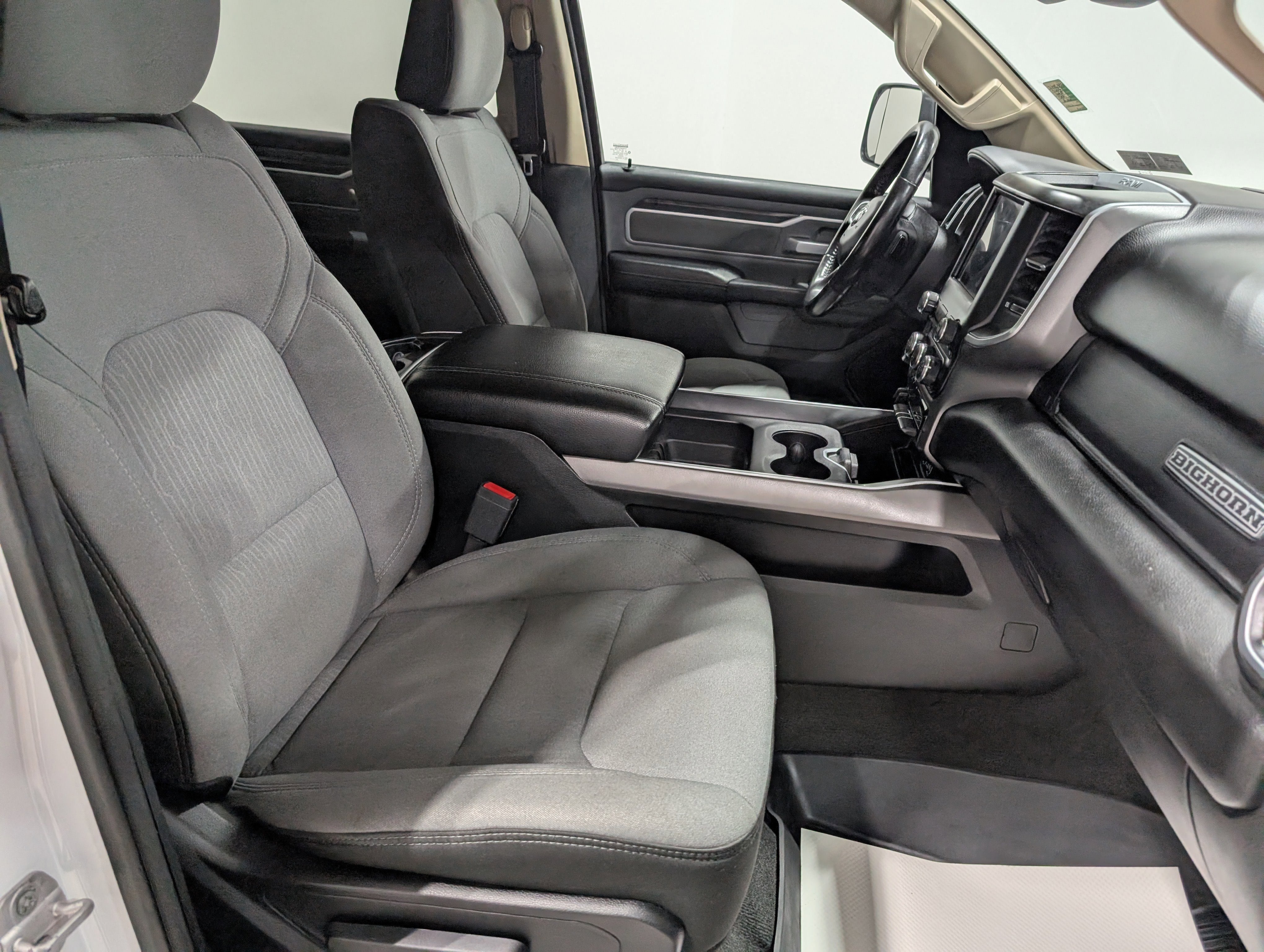 2020 RAM 1500 Big Horn Crew Cab 4x4 5'7" Box