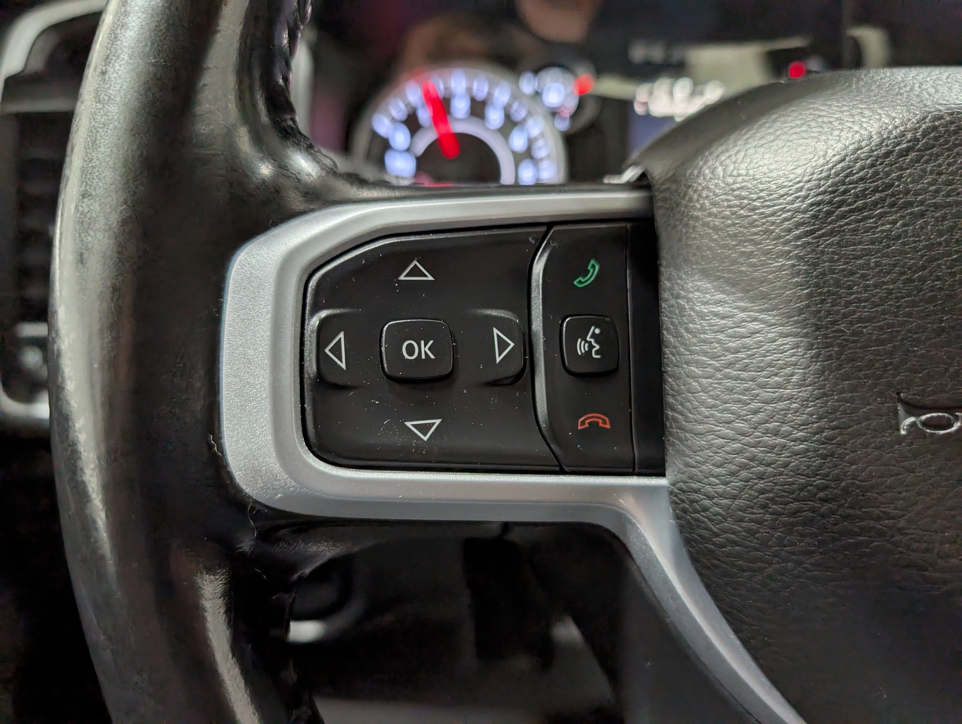 2020 RAM 1500 Big Horn Crew Cab 4x4 5'7" Box