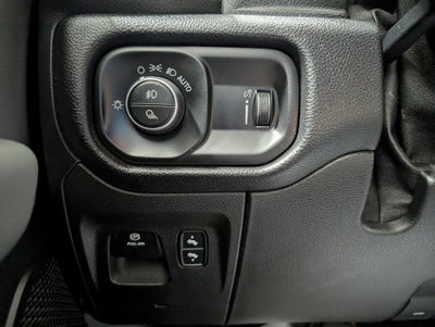 2020 RAM 1500 Big Horn Crew Cab 4x4 5'7" Box