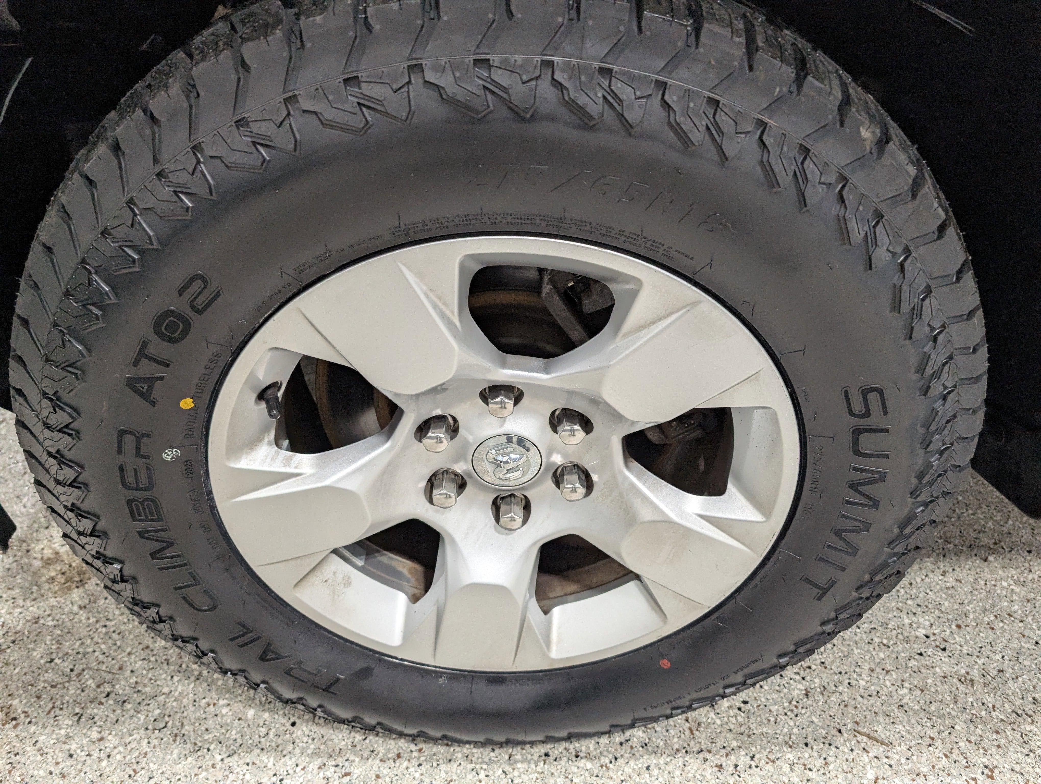 2020 RAM 1500 Big Horn Crew Cab 4x4 5'7" Box