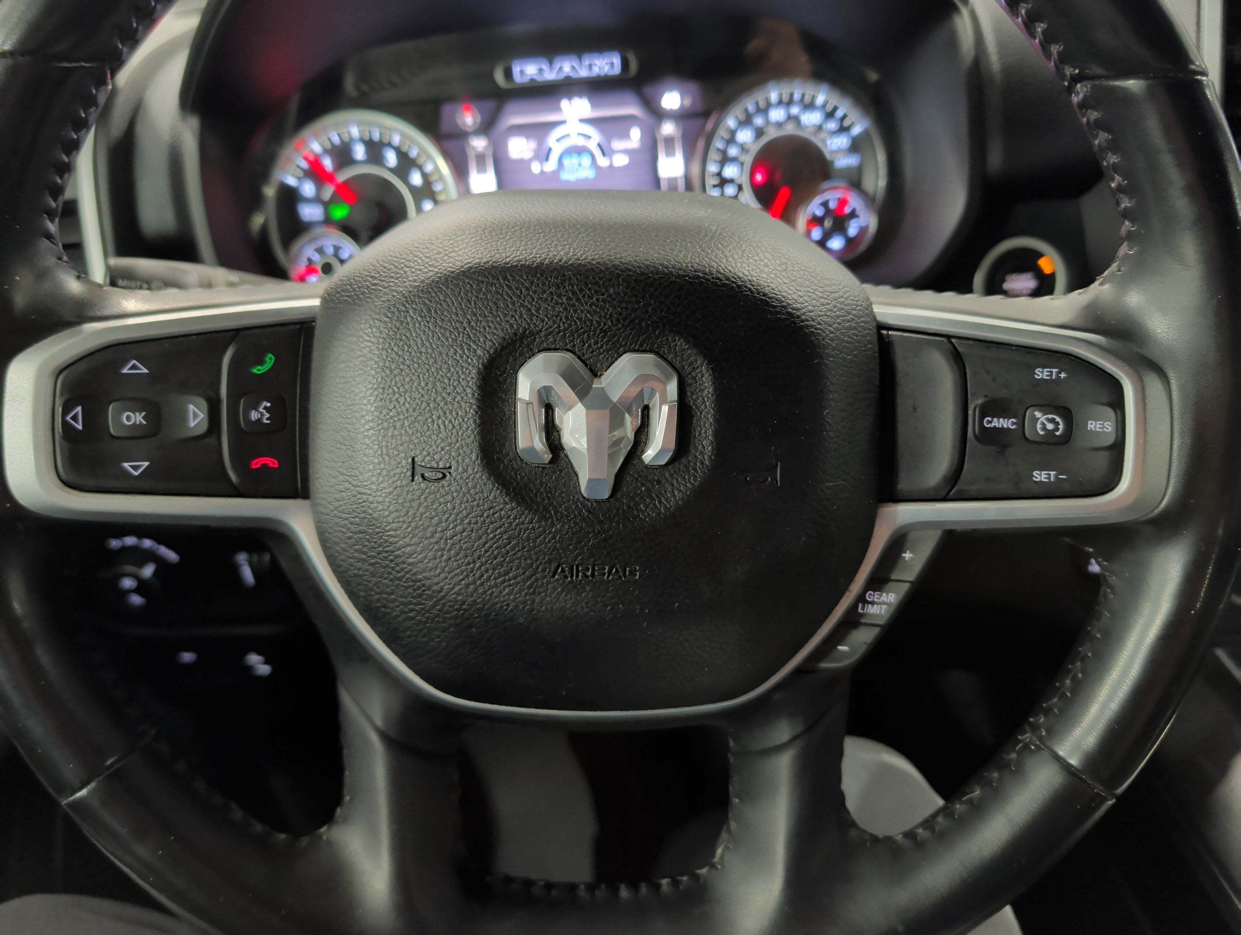 2021 RAM 1500 Big Horn Crew Cab 4x4 5'7" Box