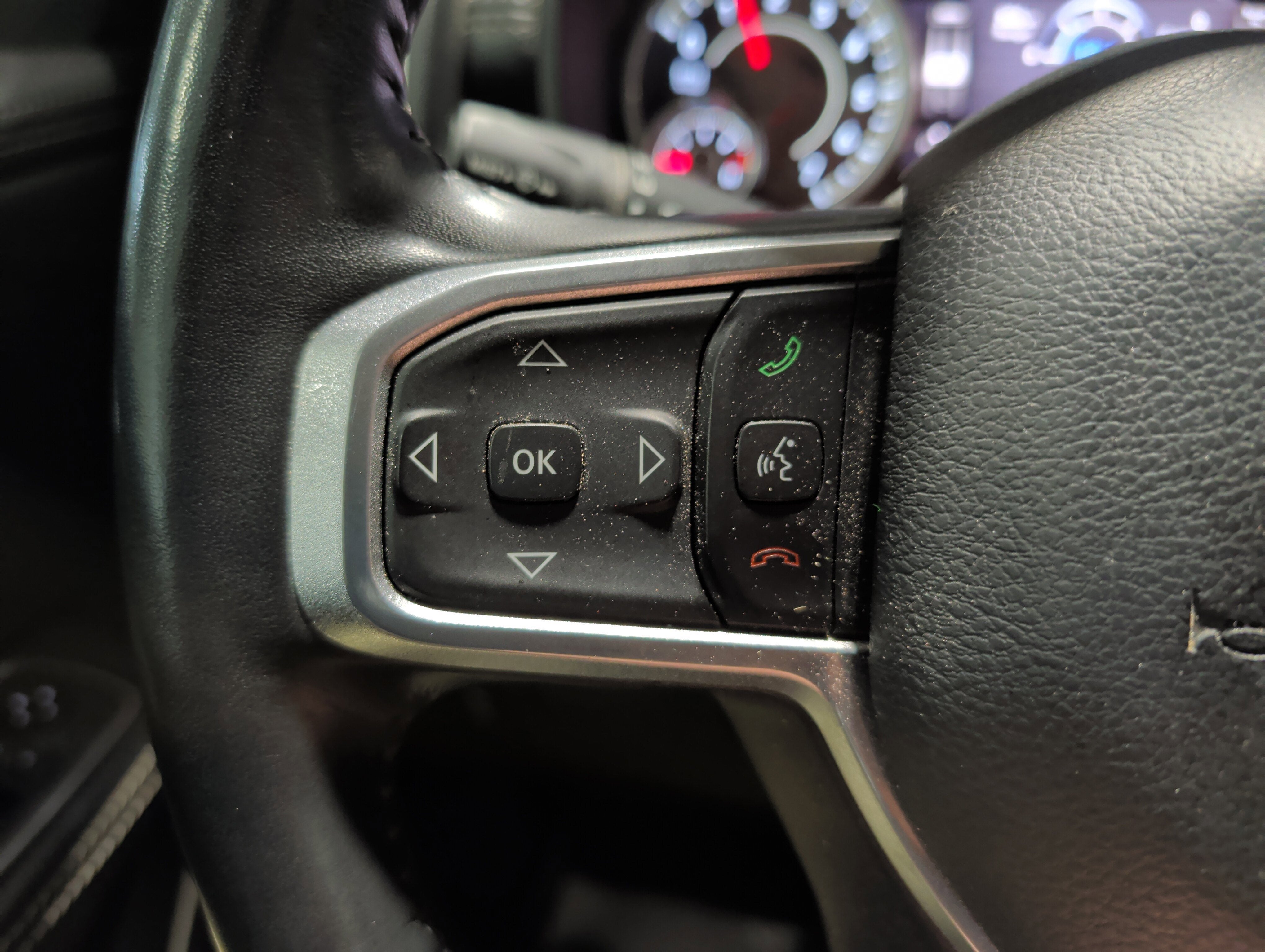 2021 RAM 1500 Laramie Crew Cab 4x4 5'7" Box