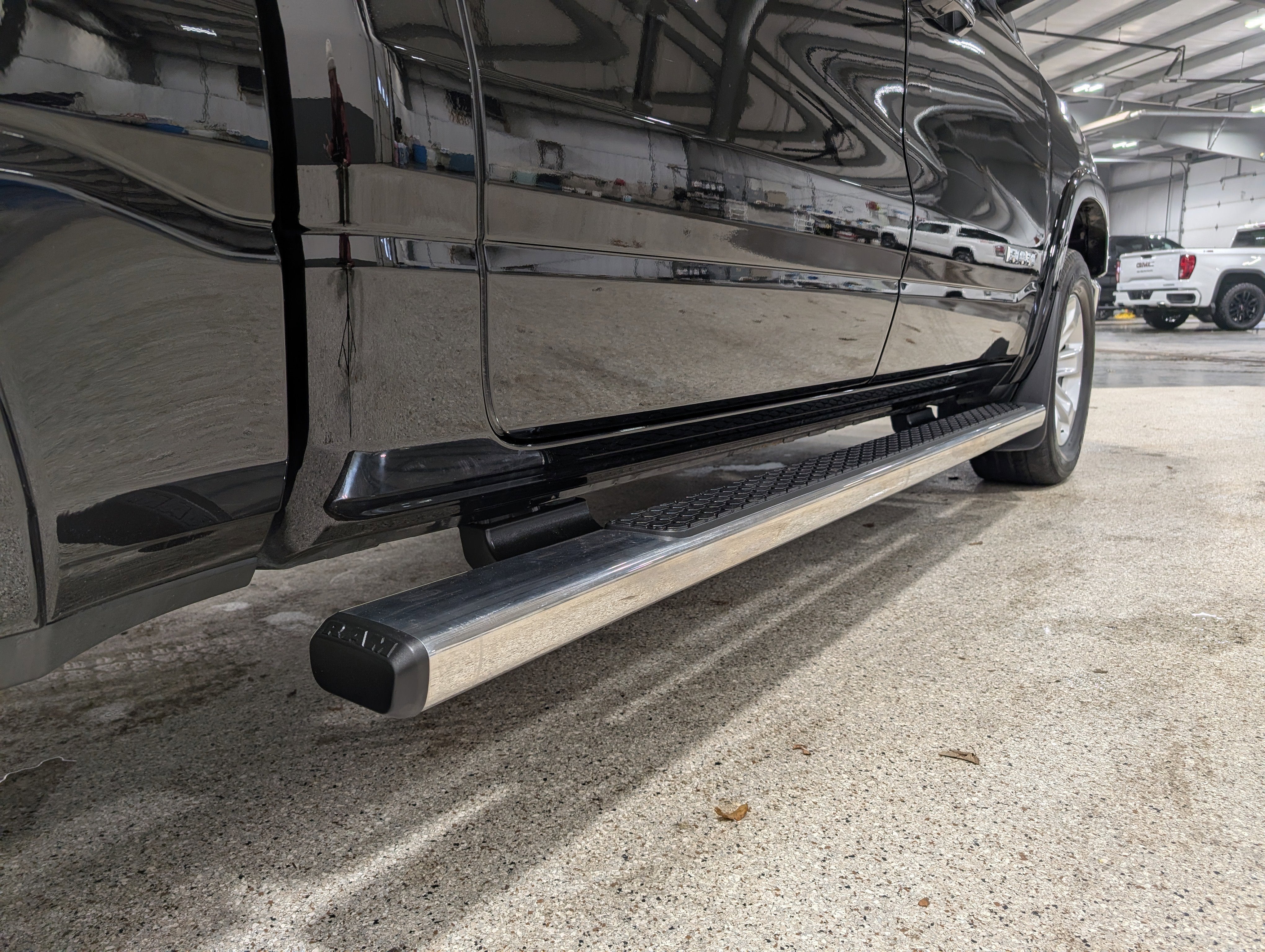 2019 RAM 1500 Laramie Crew Cab 4x4 5'7" Box