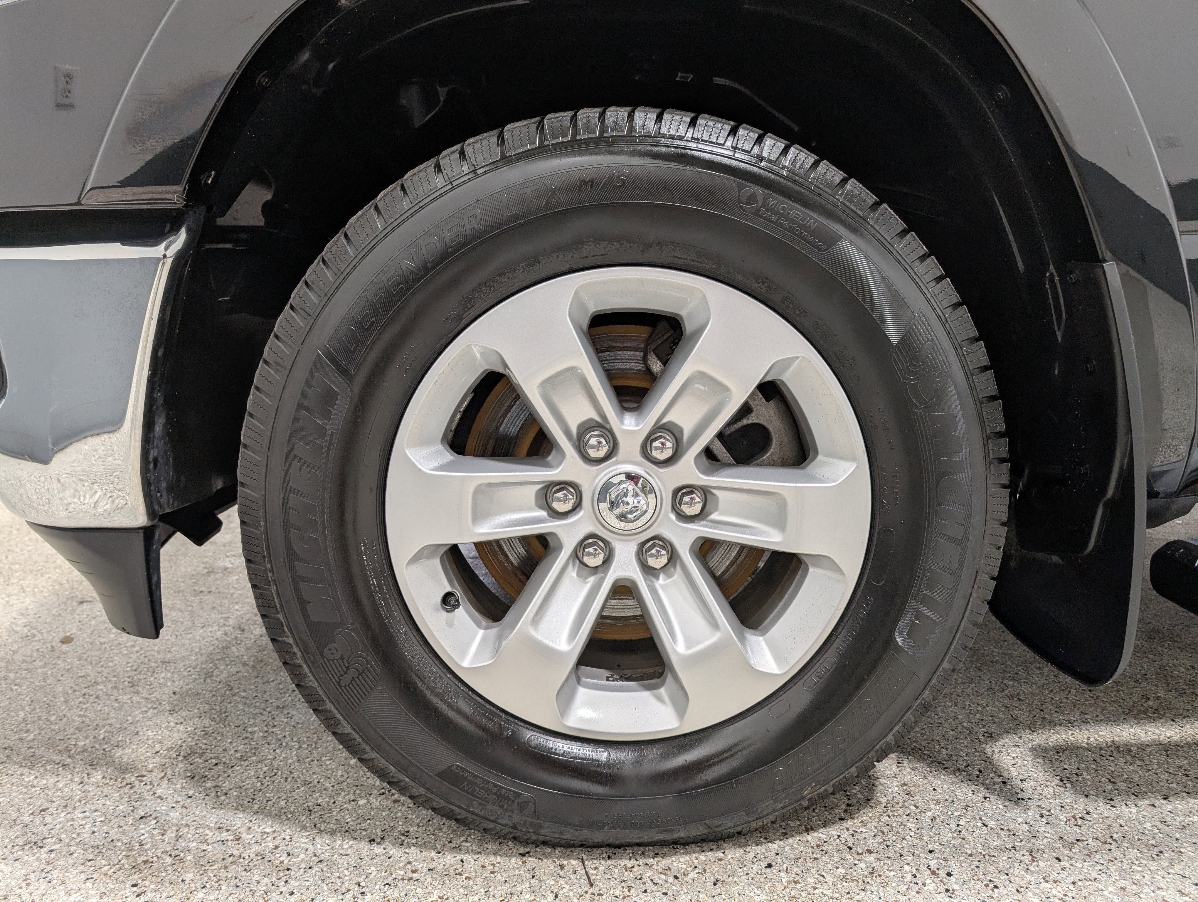 2019 RAM 1500 Laramie Crew Cab 4x4 5'7" Box