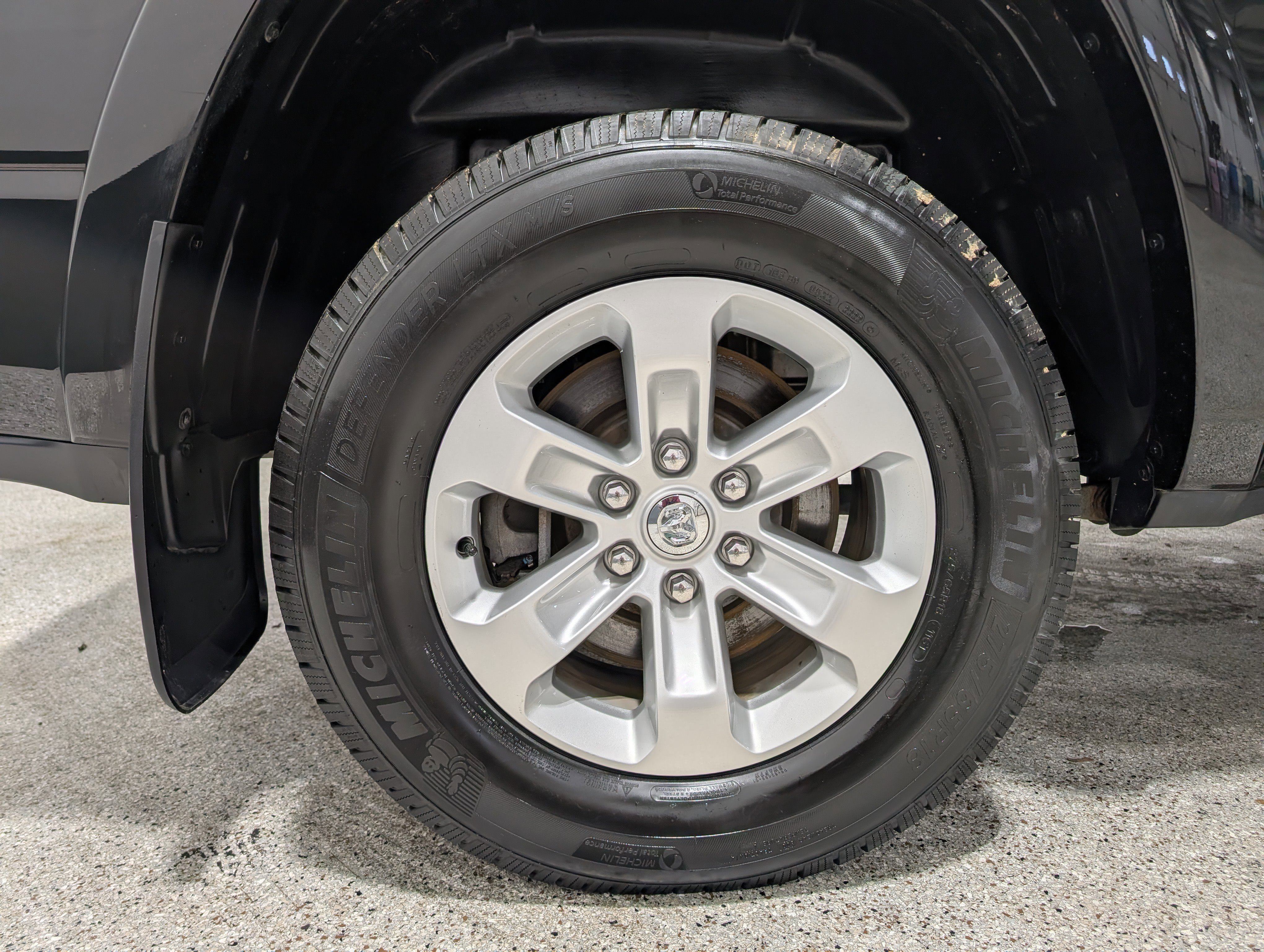 2019 RAM 1500 Laramie Crew Cab 4x4 5'7" Box