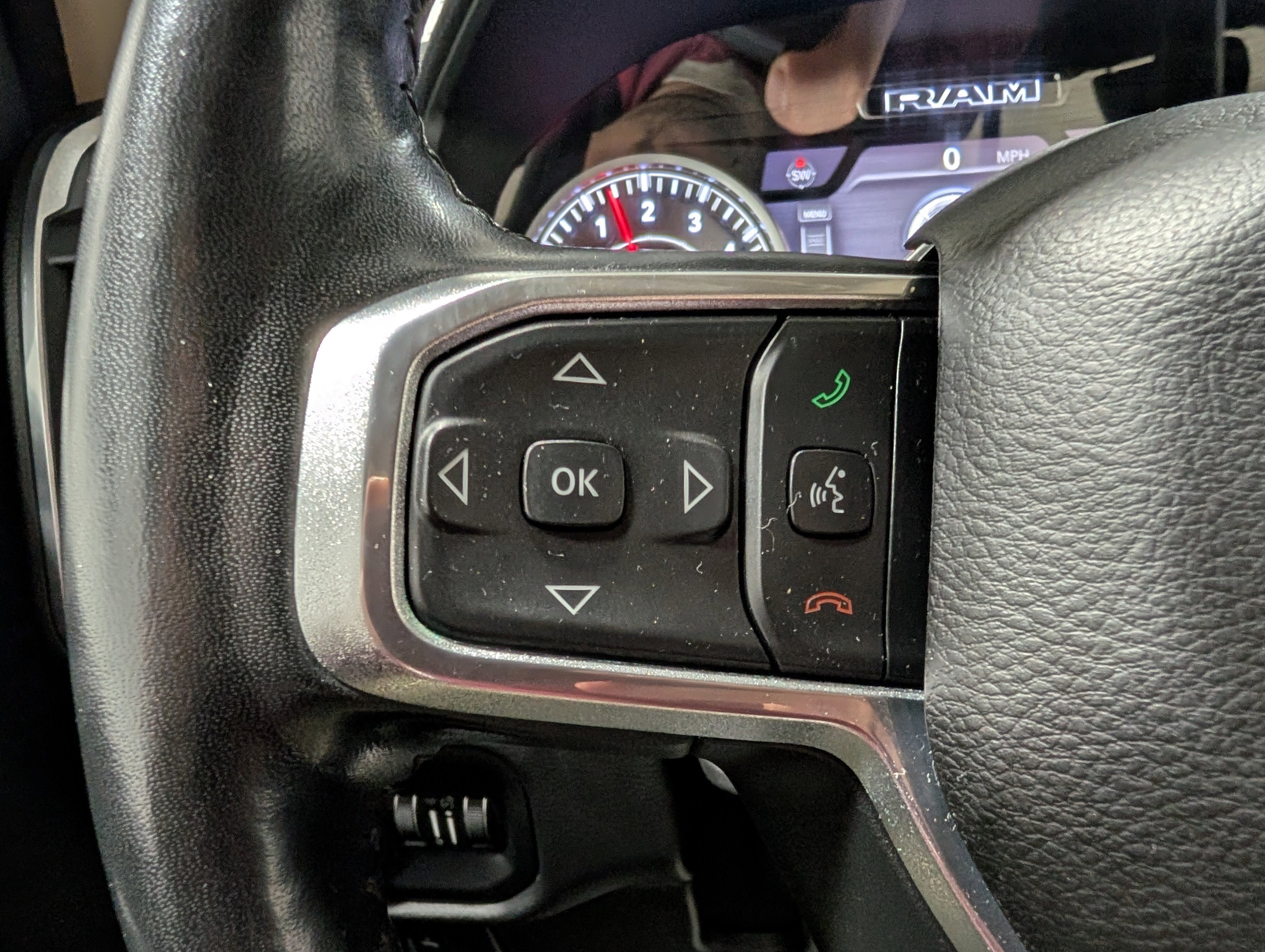 2019 RAM 1500 Laramie Crew Cab 4x4 5'7" Box