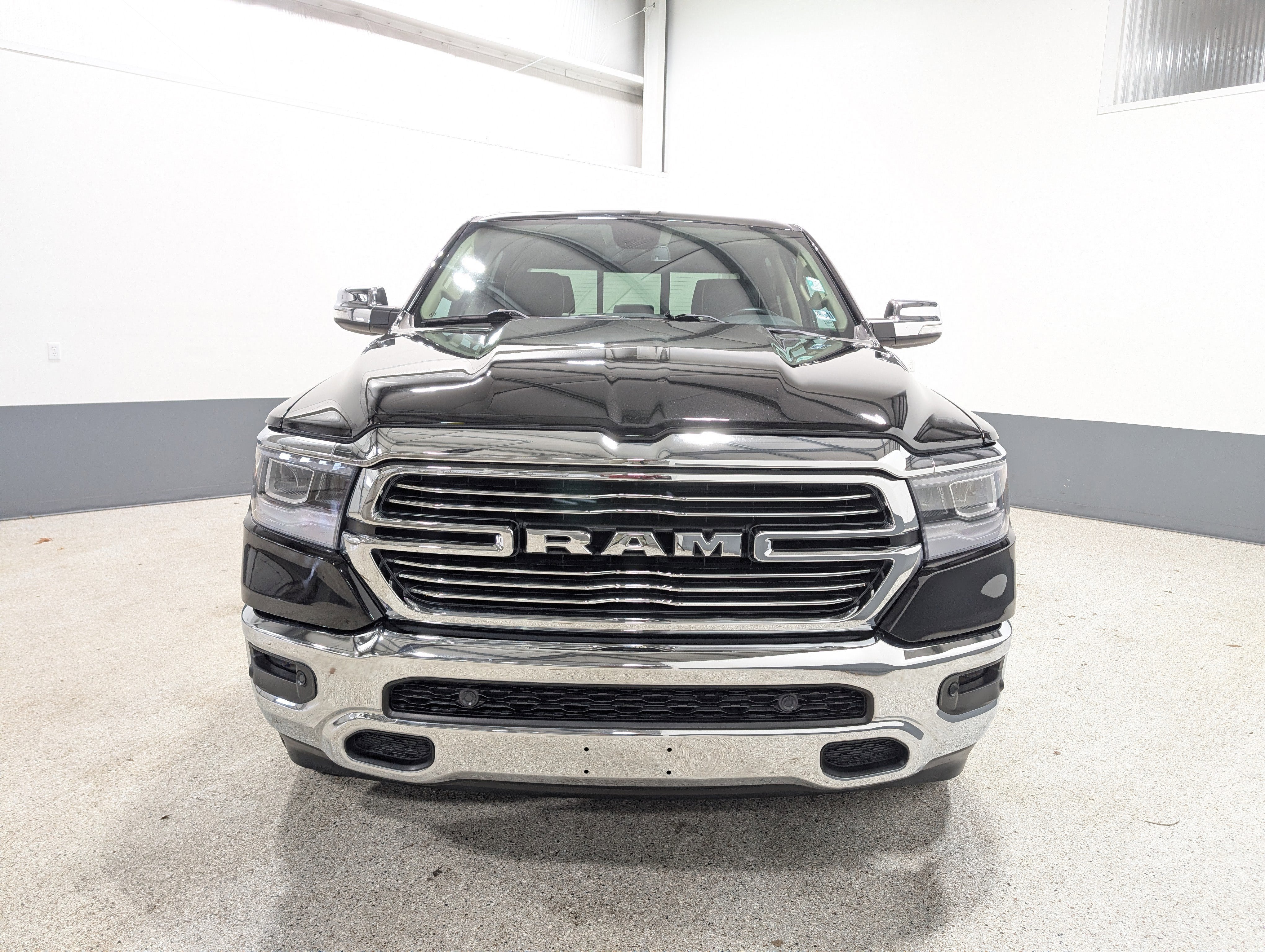 2019 RAM 1500 Laramie Crew Cab 4x4 5'7" Box