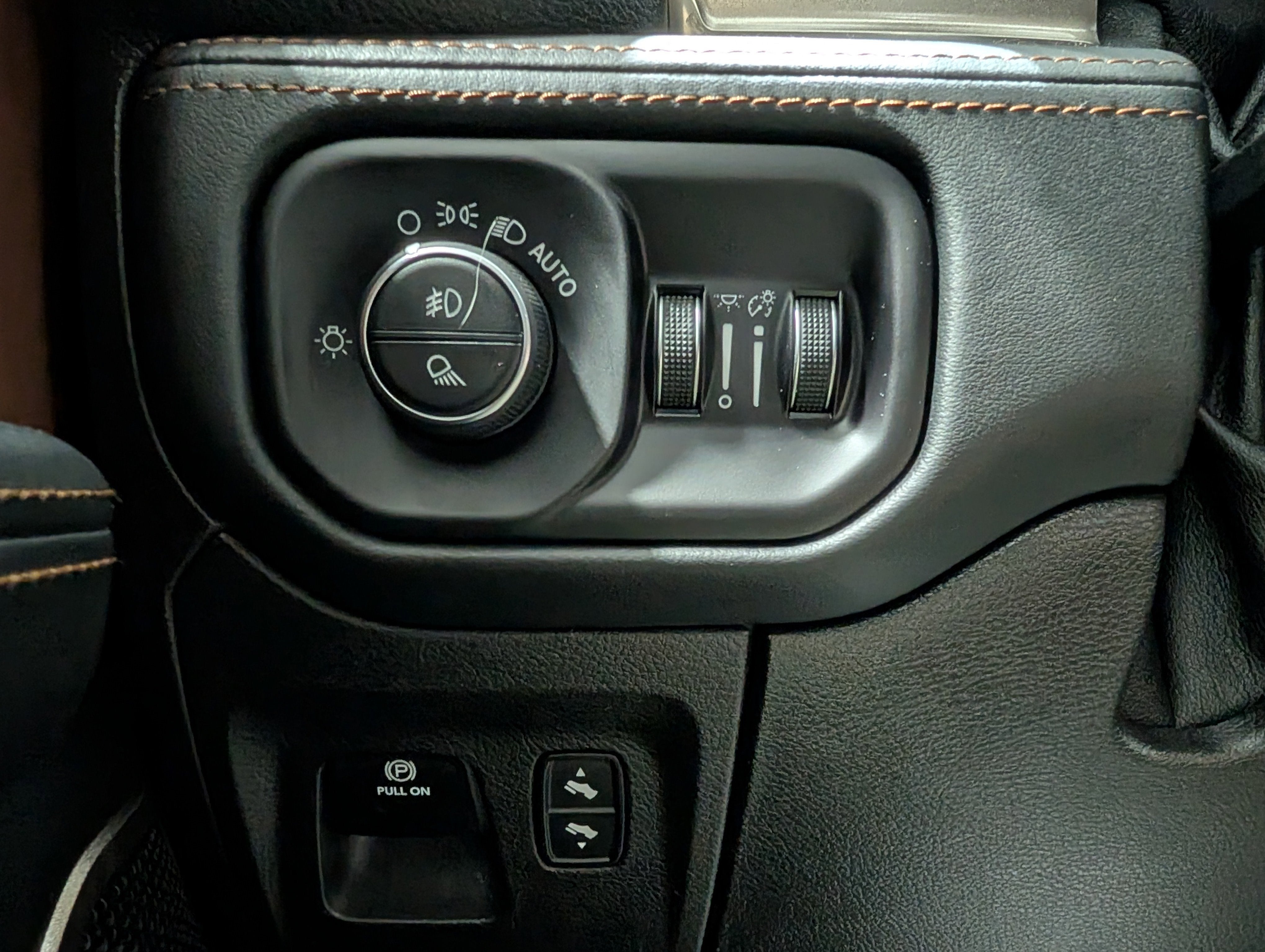 2019 RAM 1500 Longhorn Crew Cab 4x4 5'7" Box