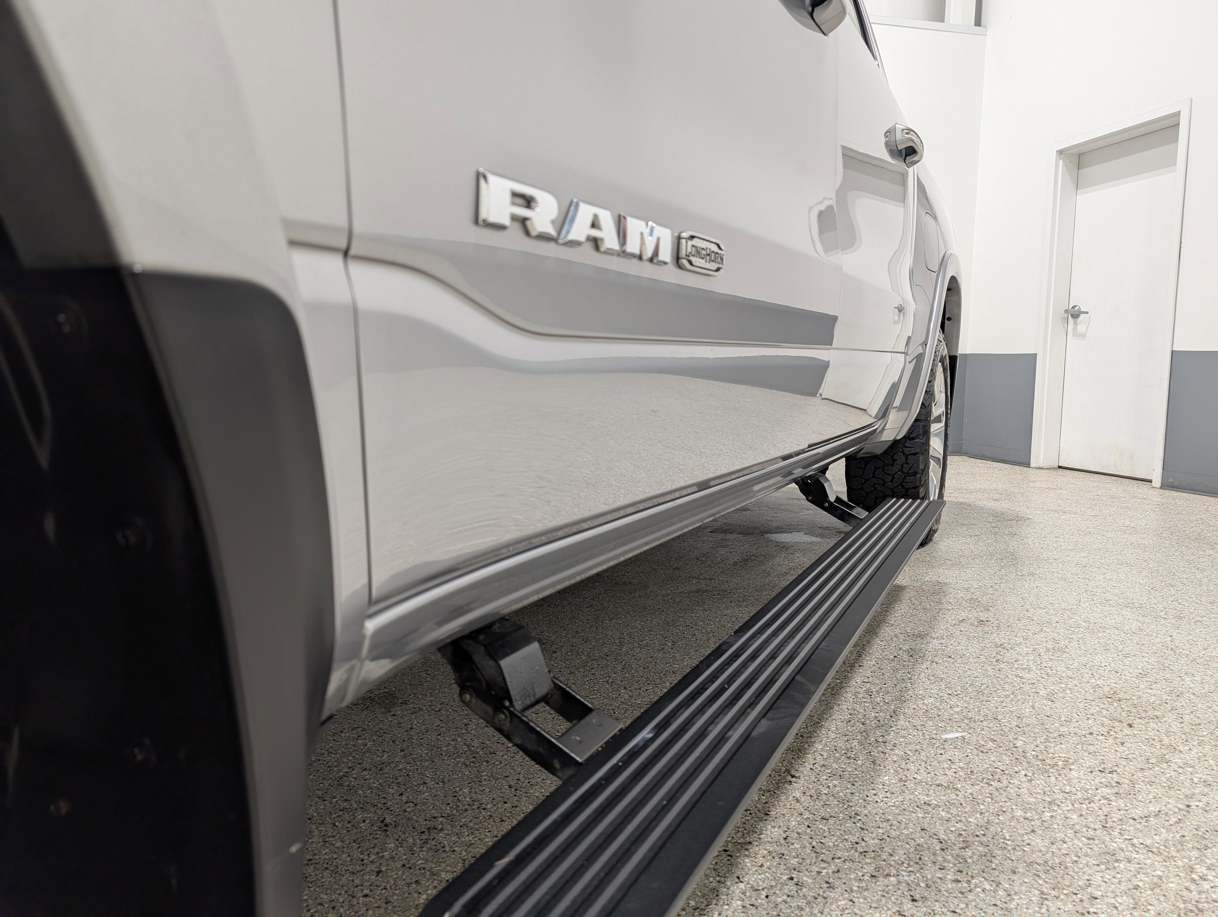 2019 RAM 1500 Longhorn Crew Cab 4x4 5'7" Box