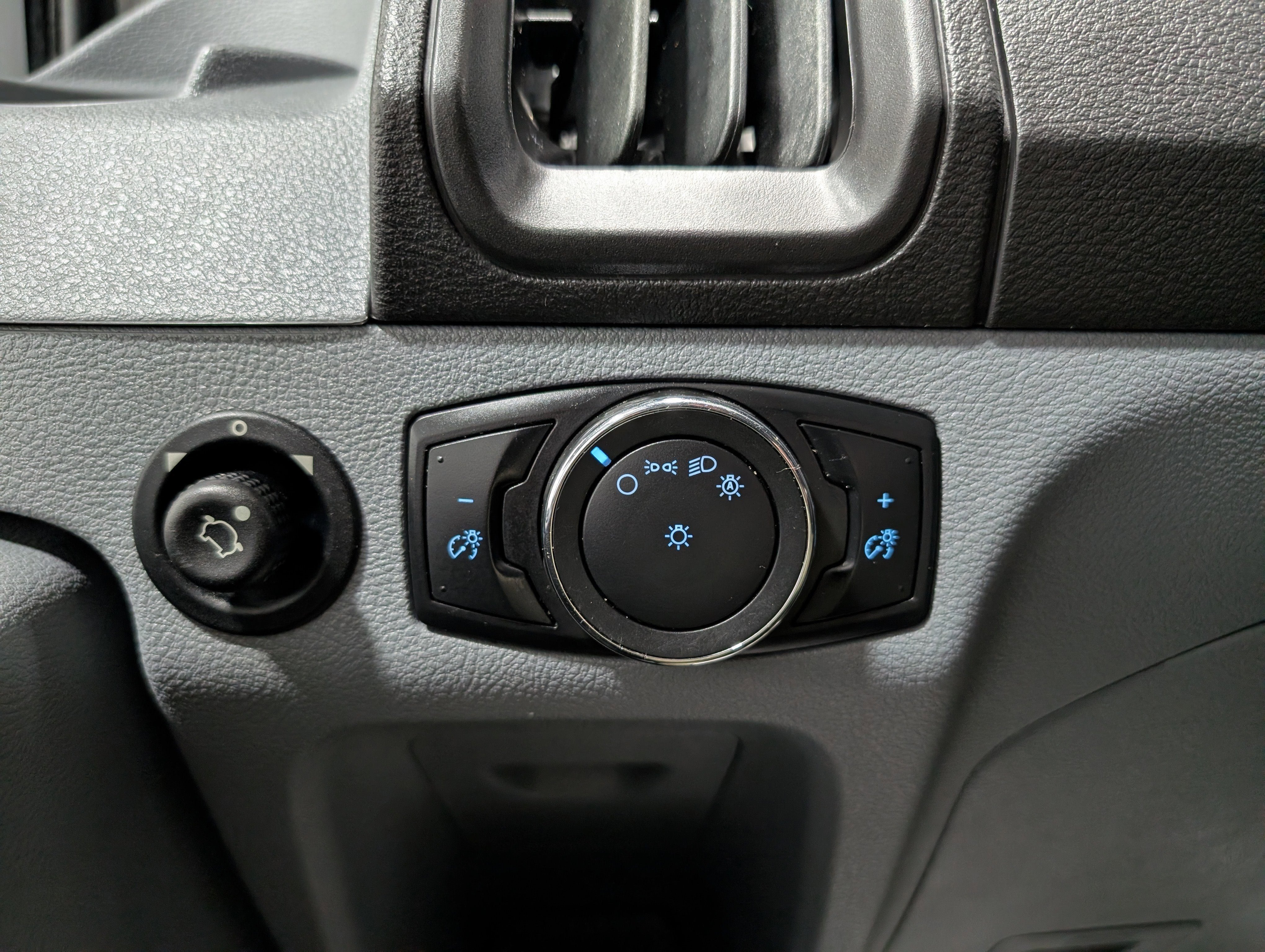 2018 Ford Transit Passenger Wagon XL