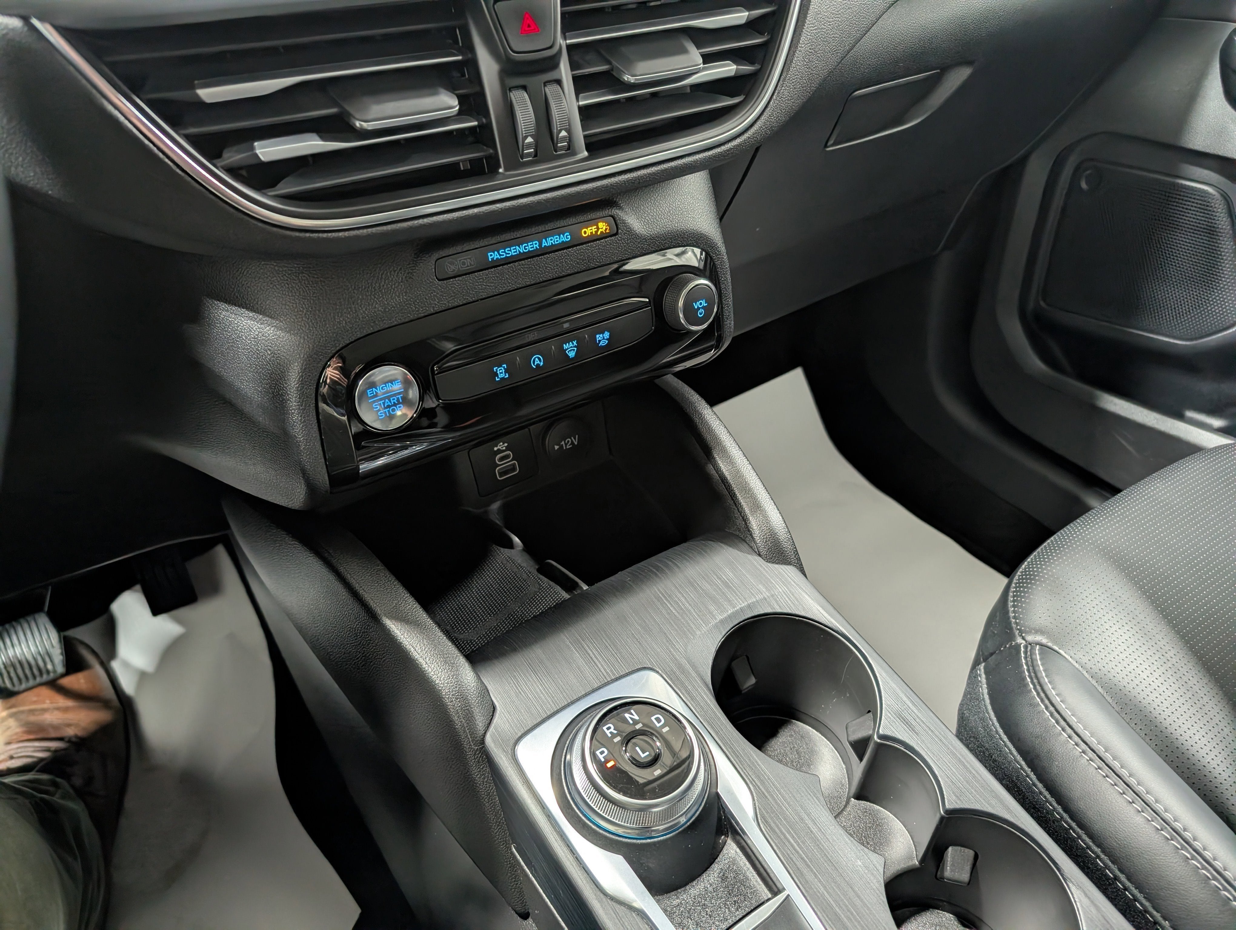 2025 Ford Escape Platinum