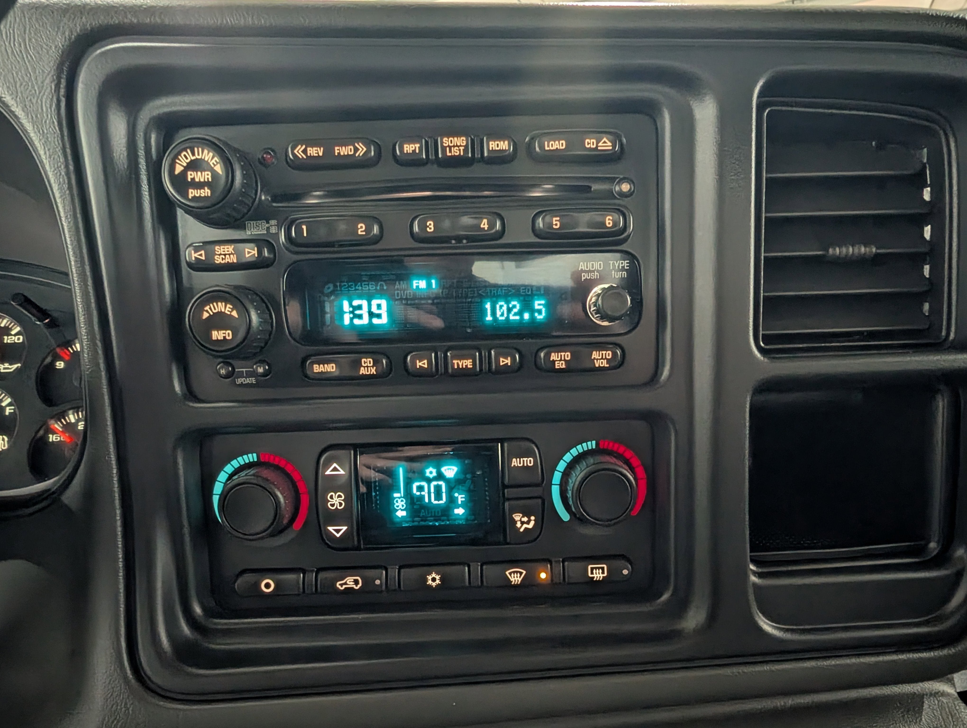 2005 Chevrolet Silverado 3500 HD DRW LT