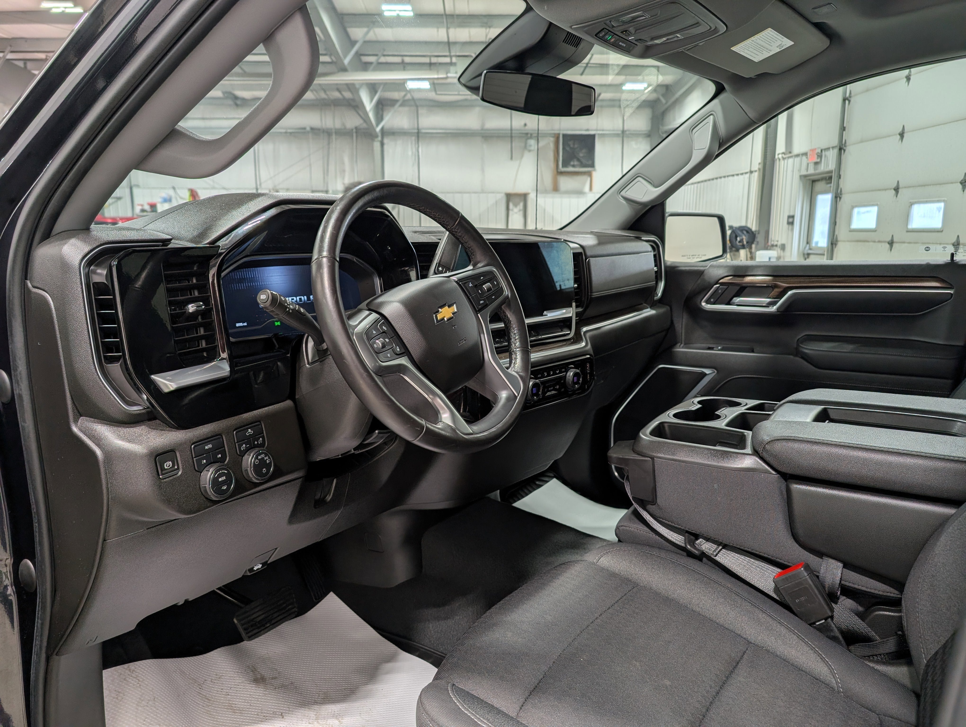 2022 Chevrolet Silverado 1500 LT (2FL)