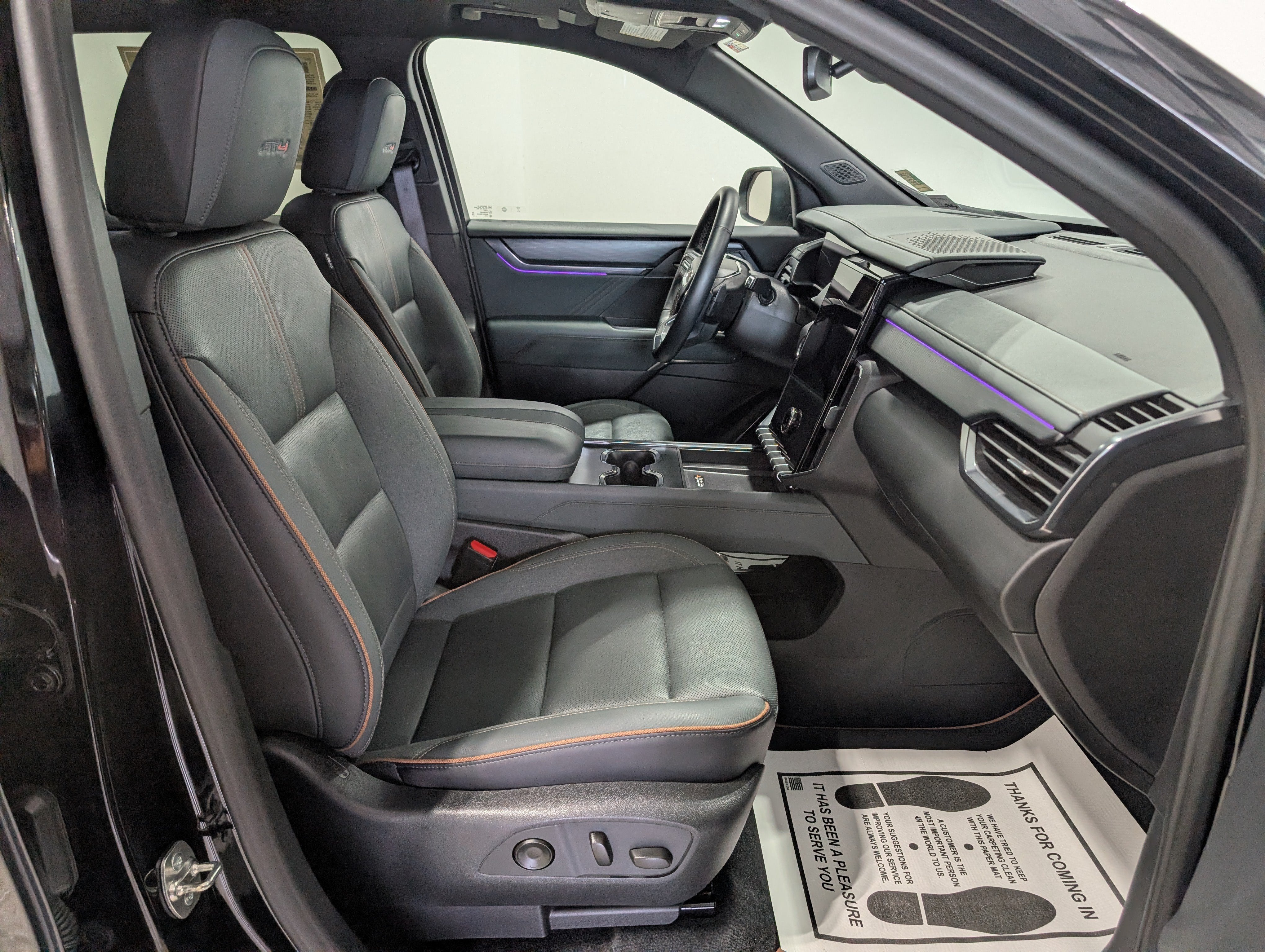 2024 GMC Acadia AT4