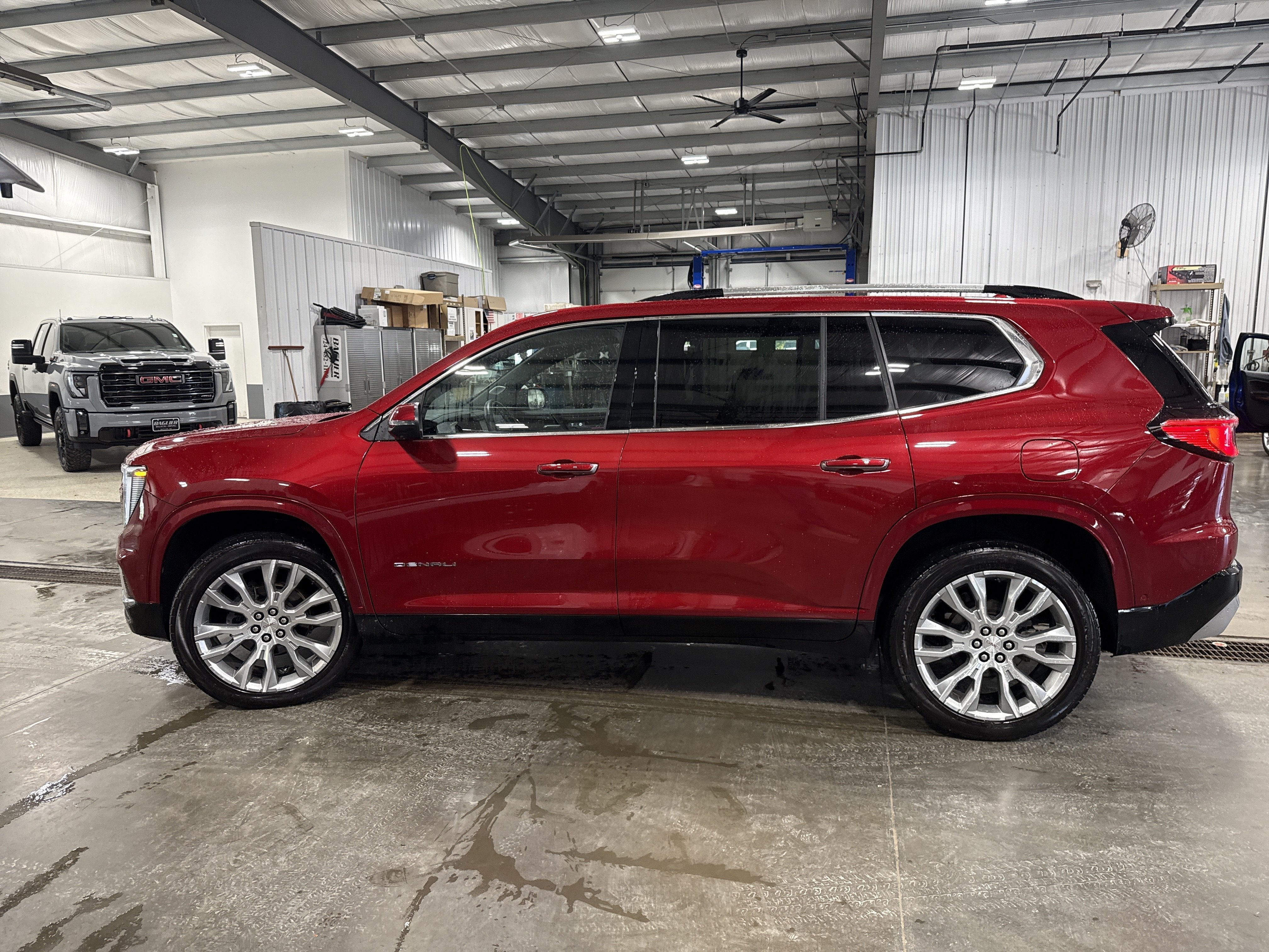 2024 GMC Acadia Denali