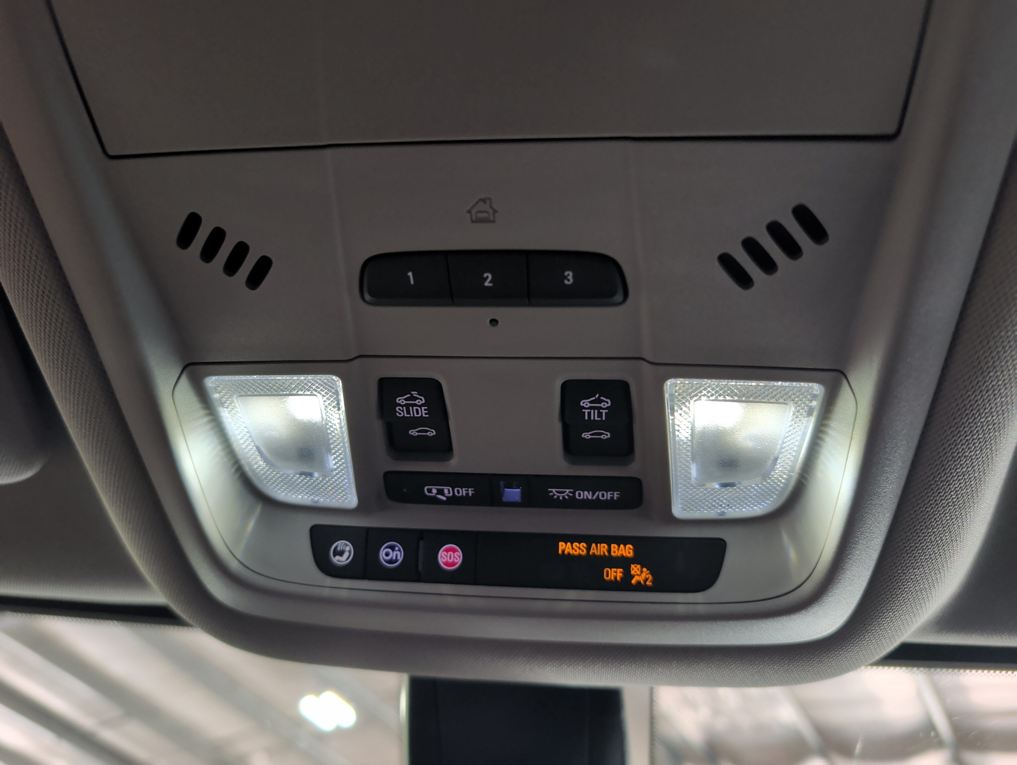 2023 GMC Acadia AT4