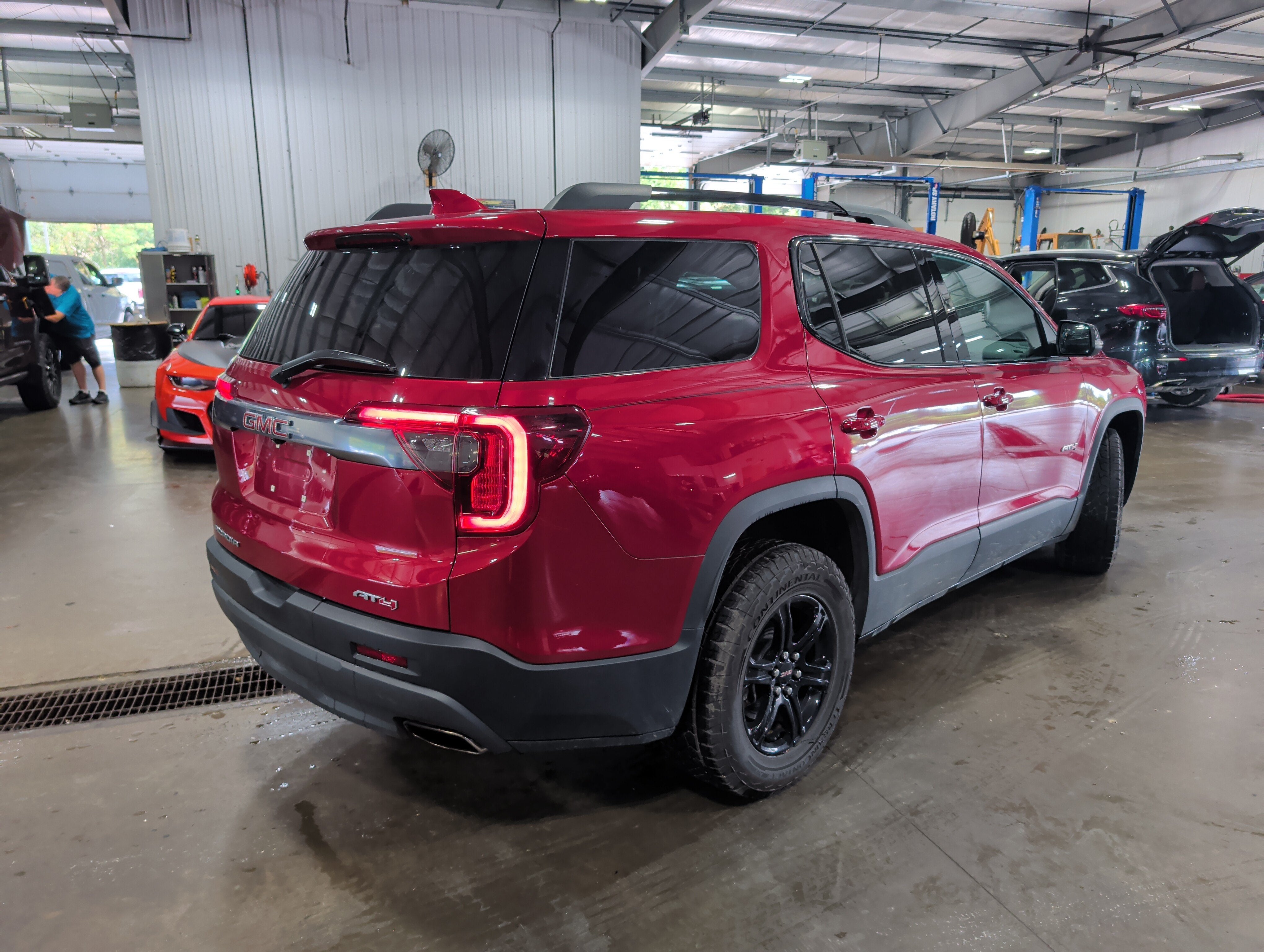 2023 GMC Acadia AT4
