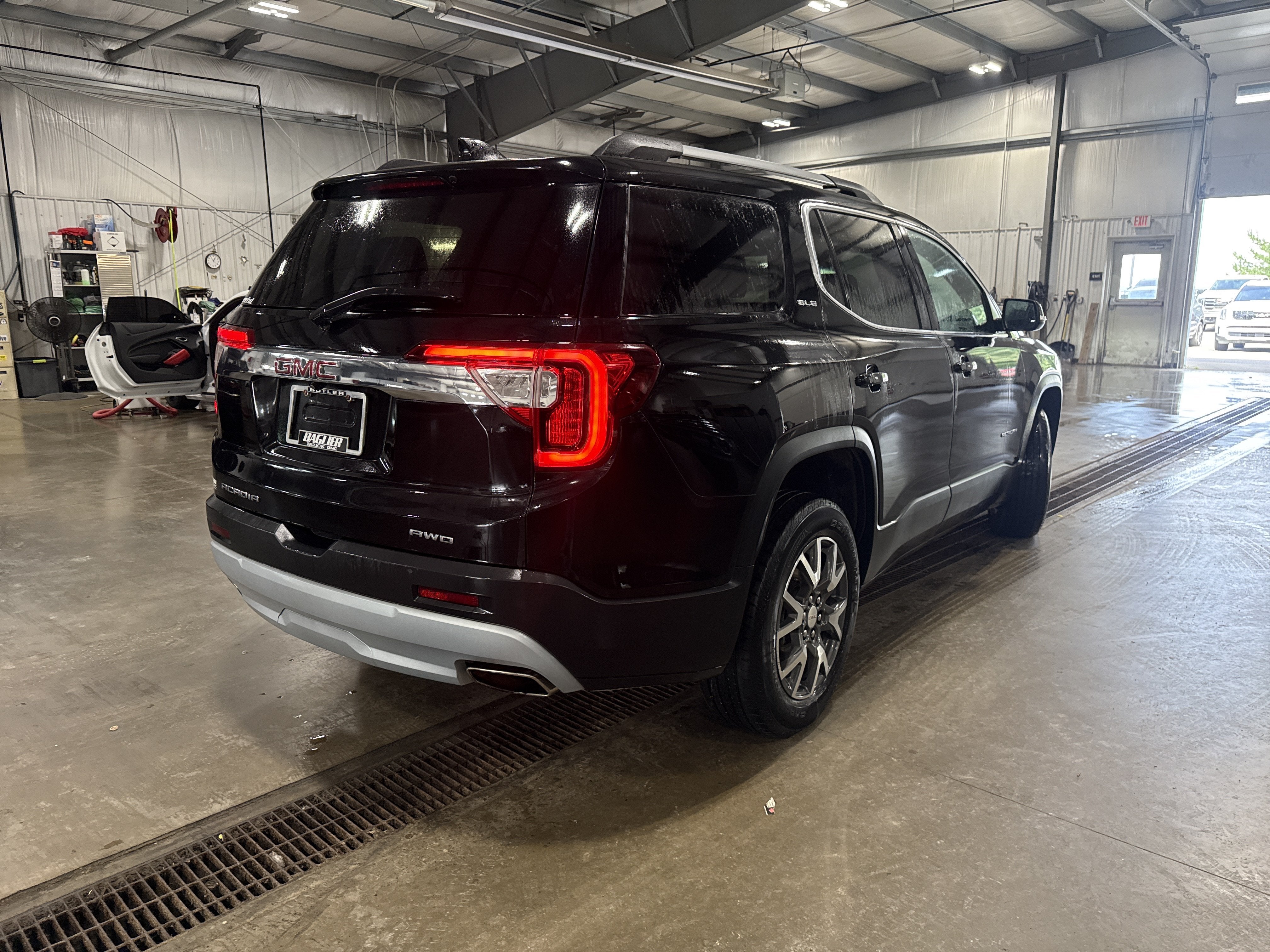 2023 GMC Acadia SLE