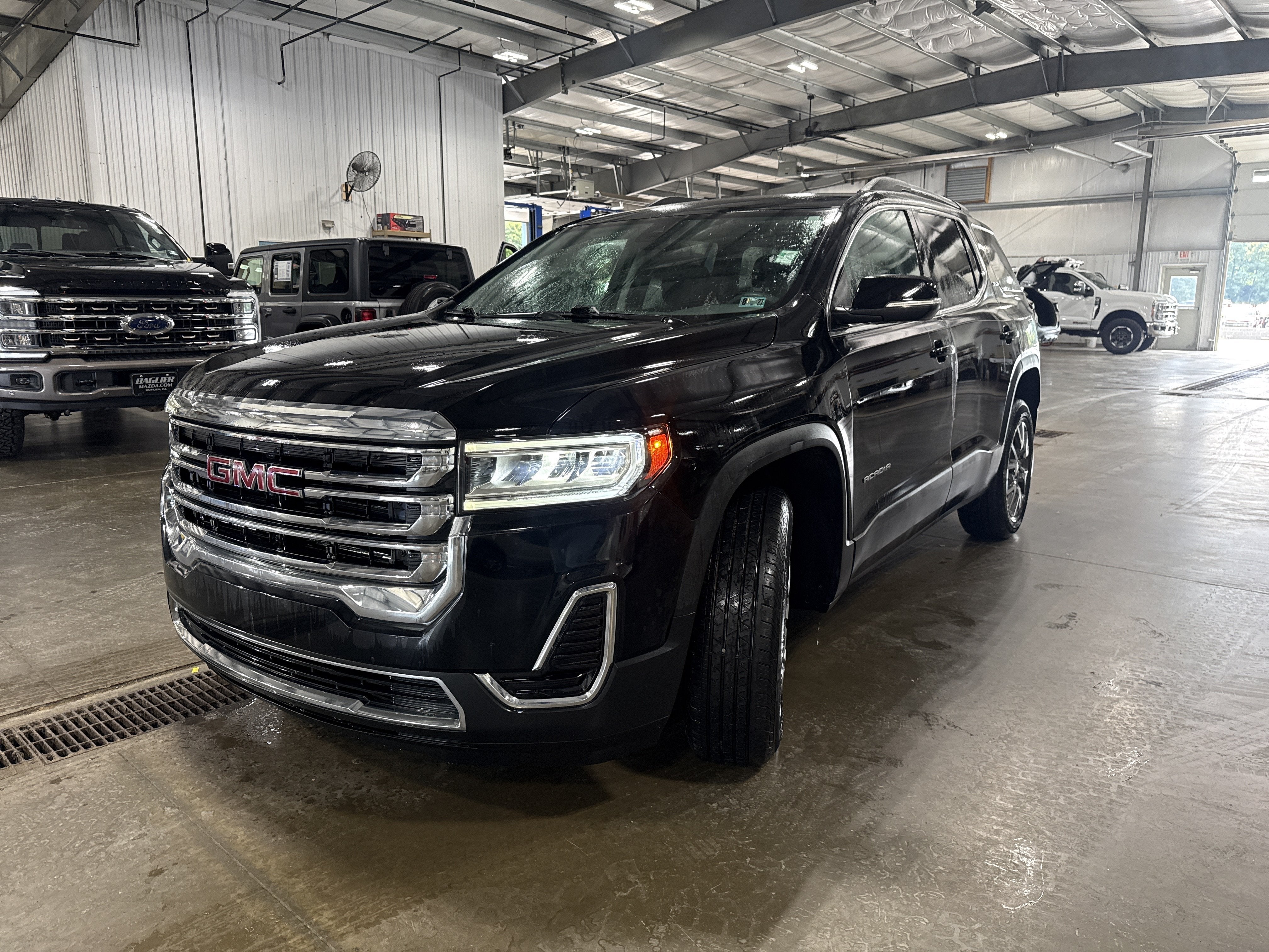 2023 GMC Acadia SLE