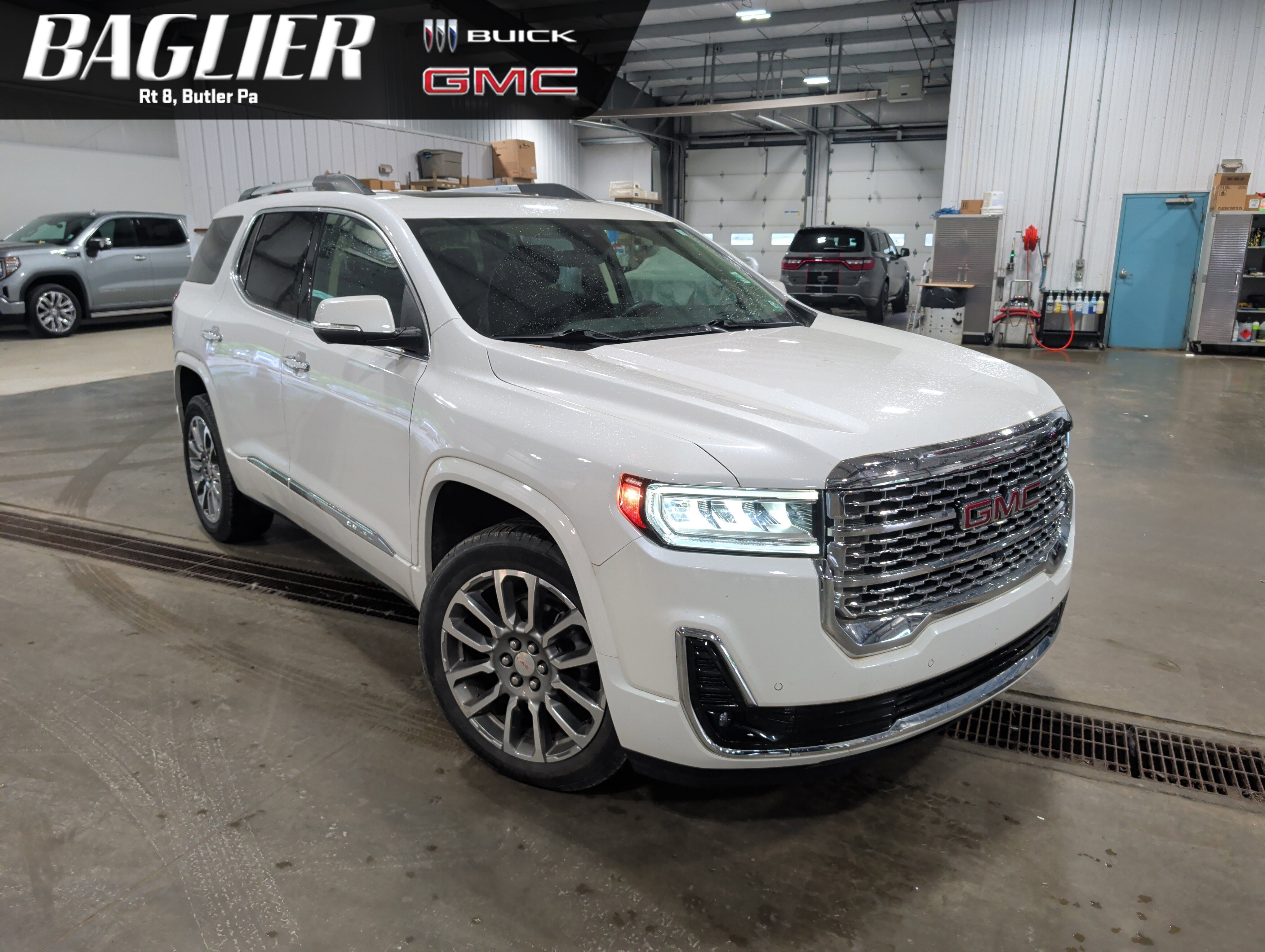 2023 GMC Acadia Denali AWD's photo