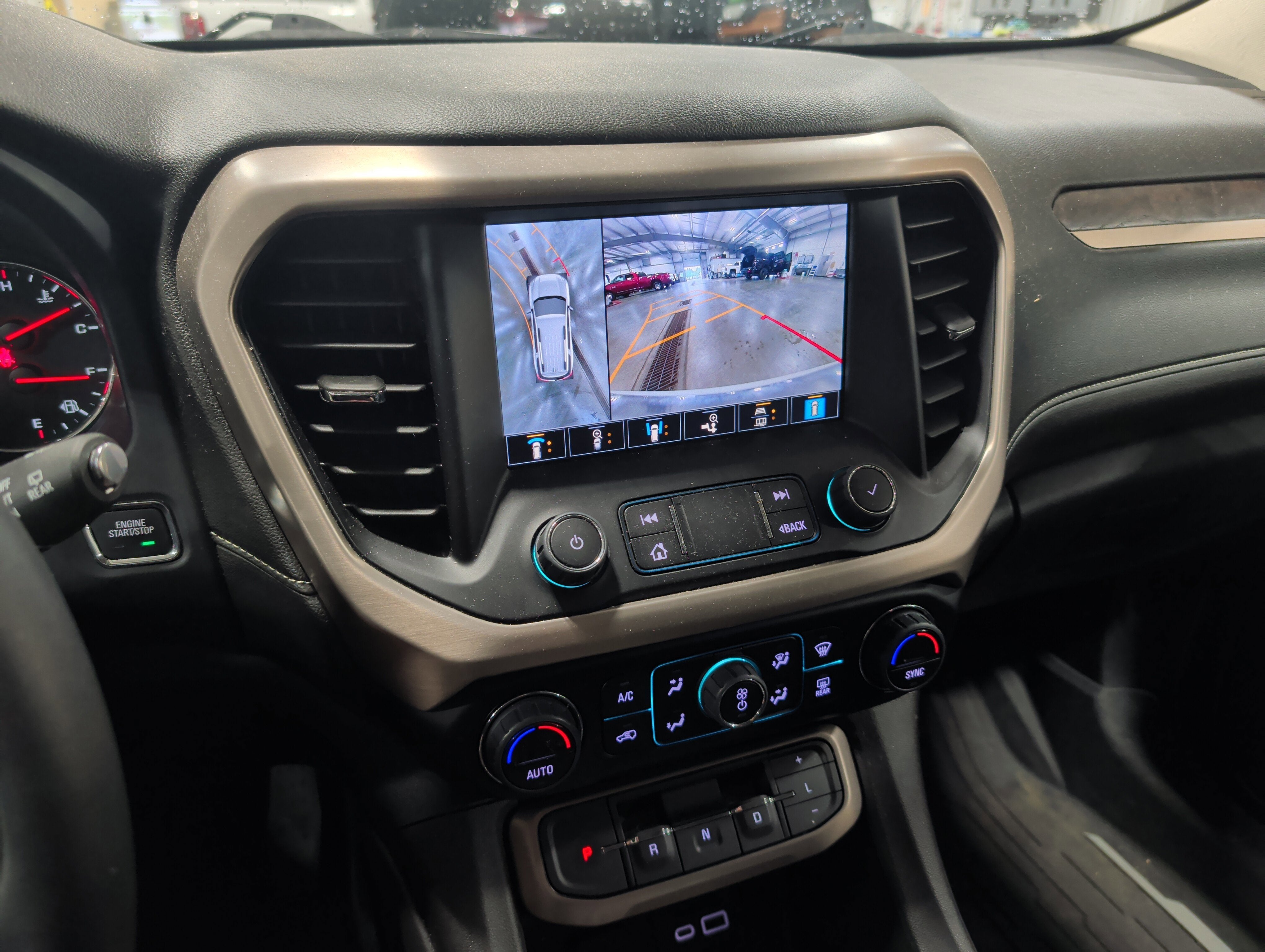 2023 GMC Acadia Denali
