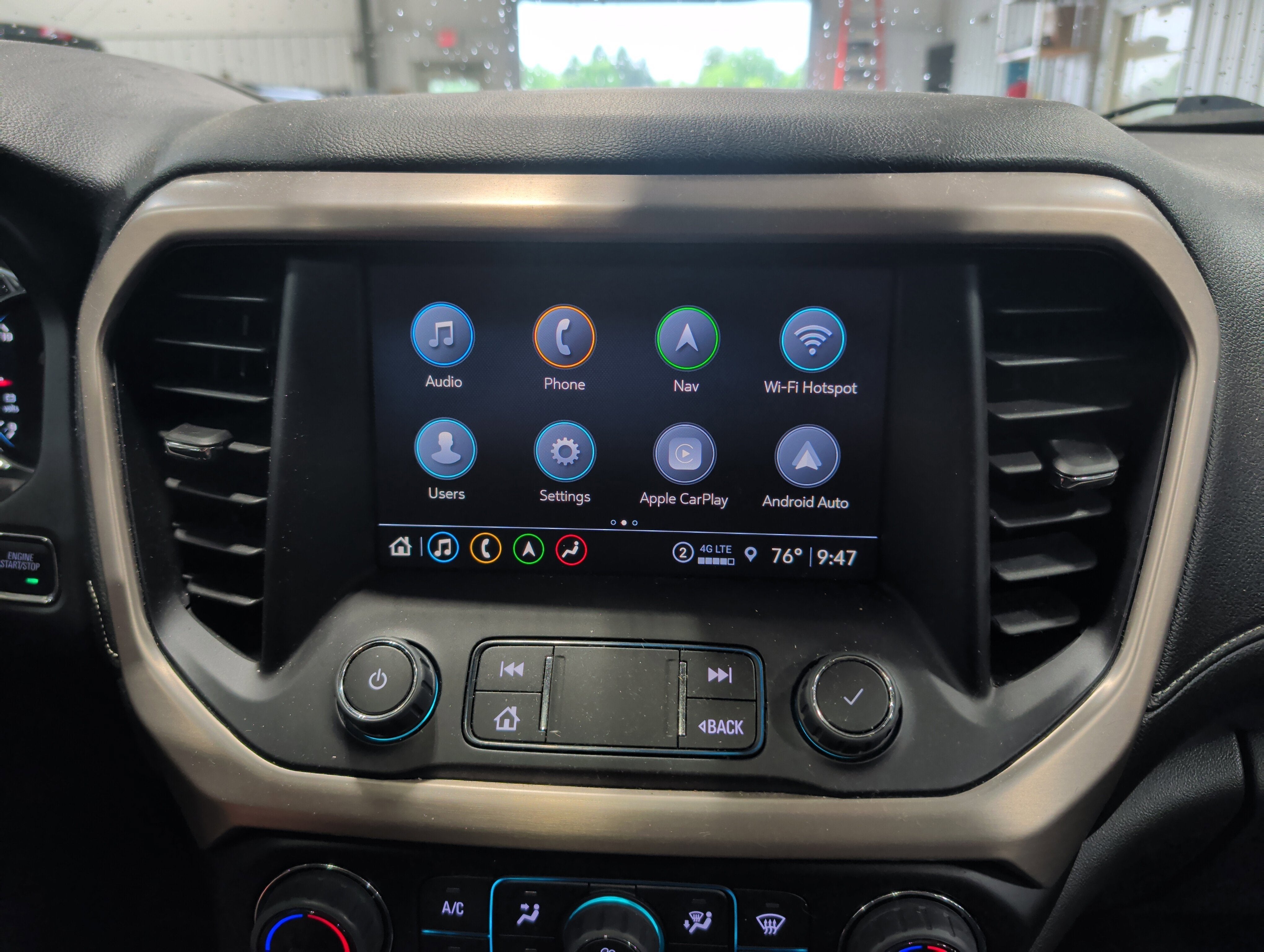 2023 GMC Acadia Denali