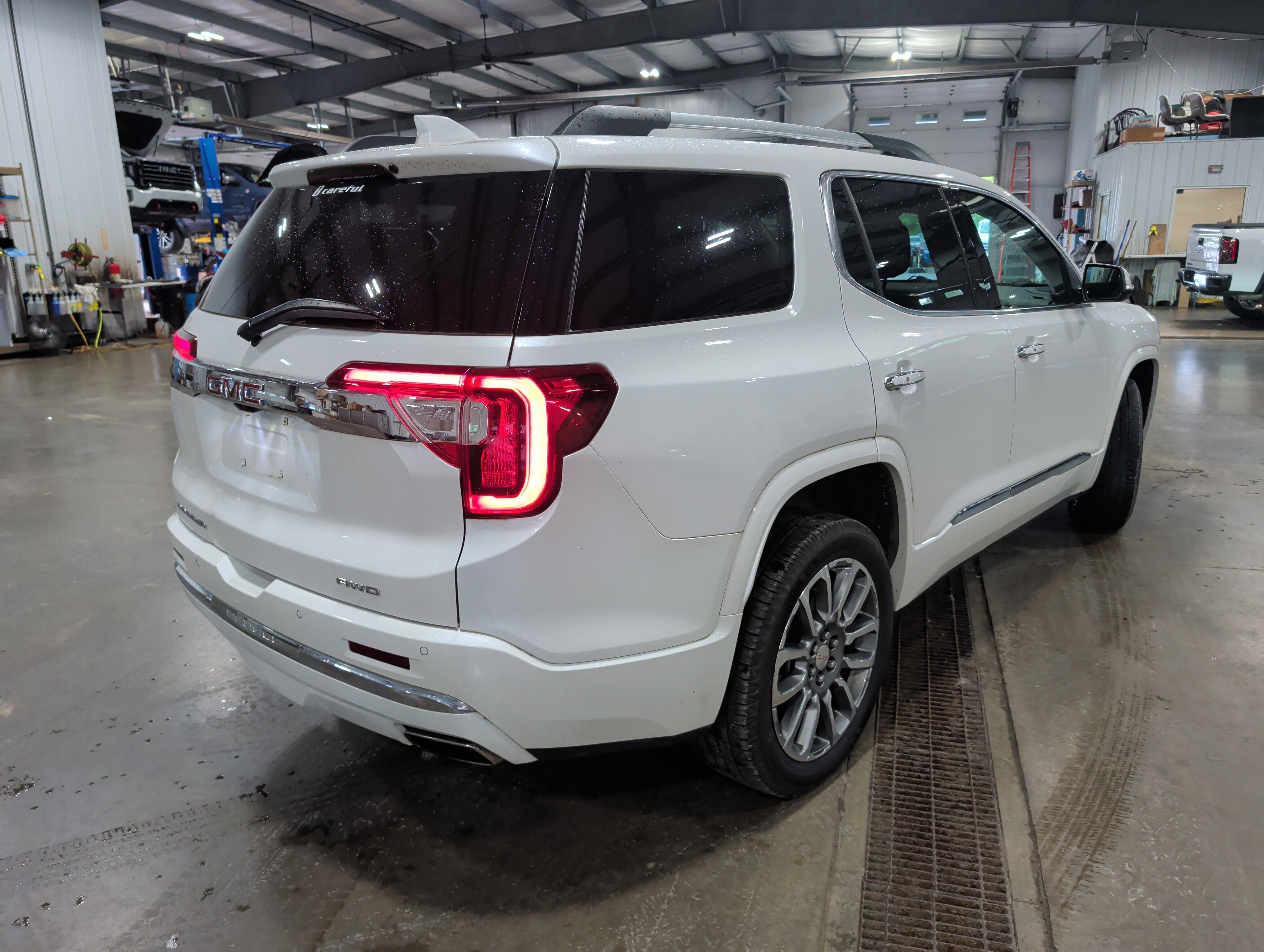 2023 GMC Acadia Denali