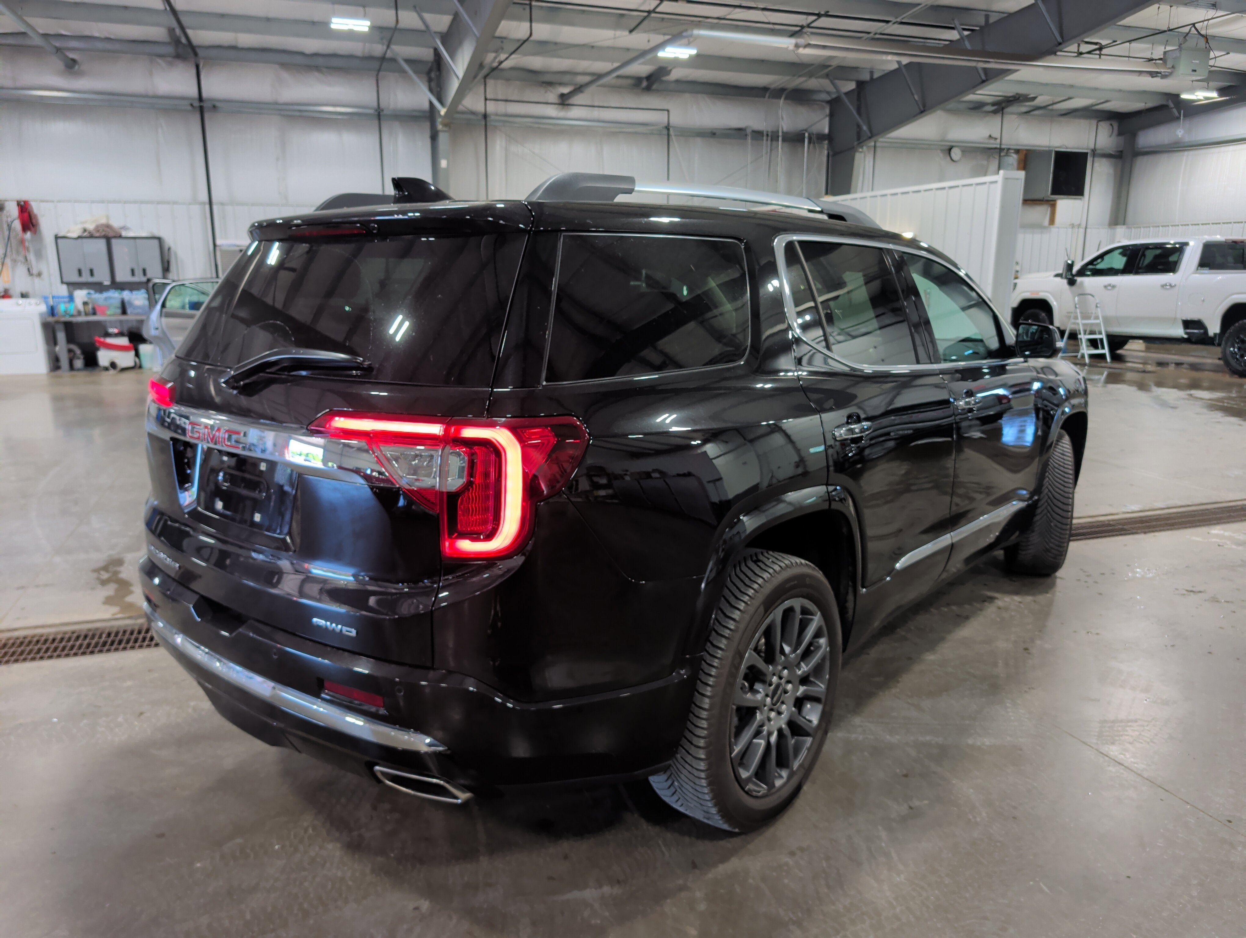 2023 GMC Acadia Denali