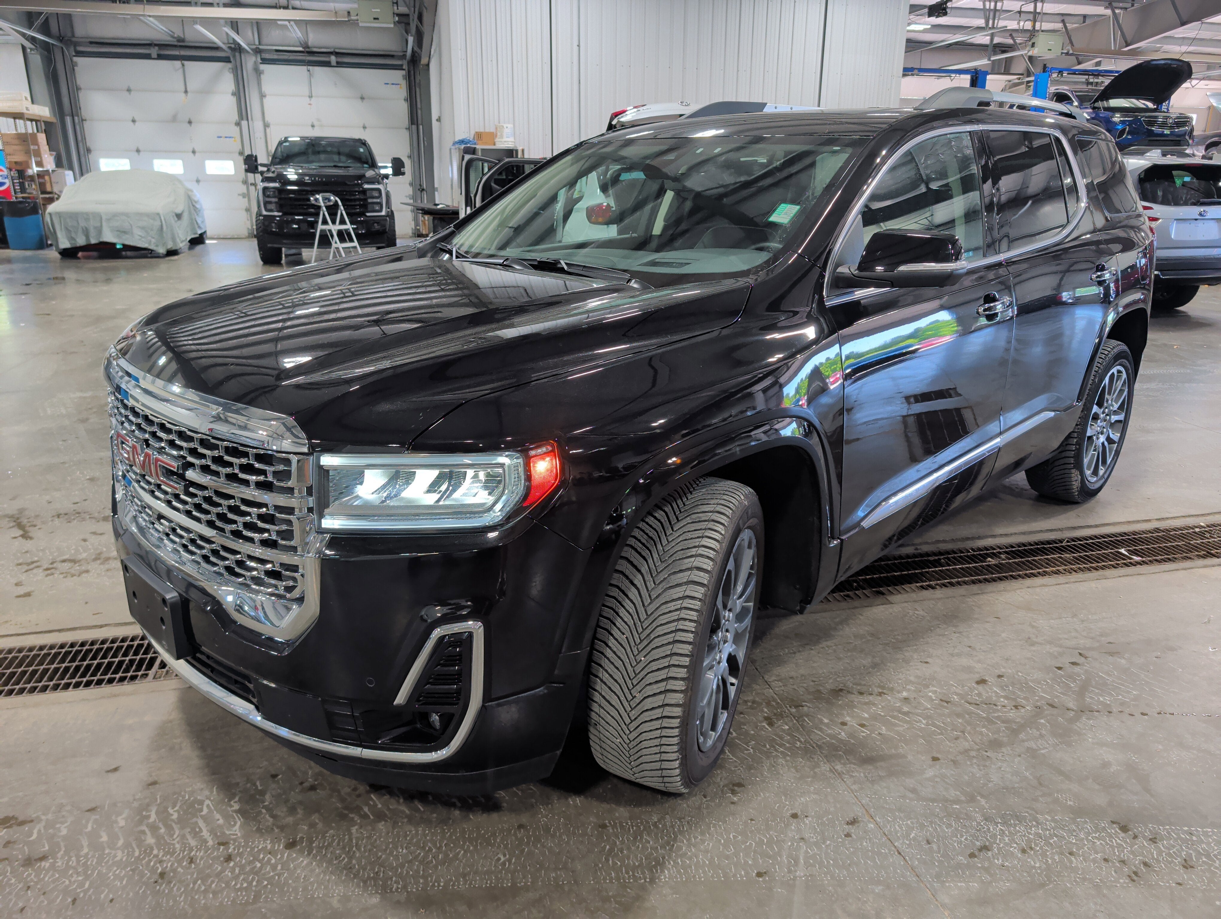 2023 GMC Acadia Denali