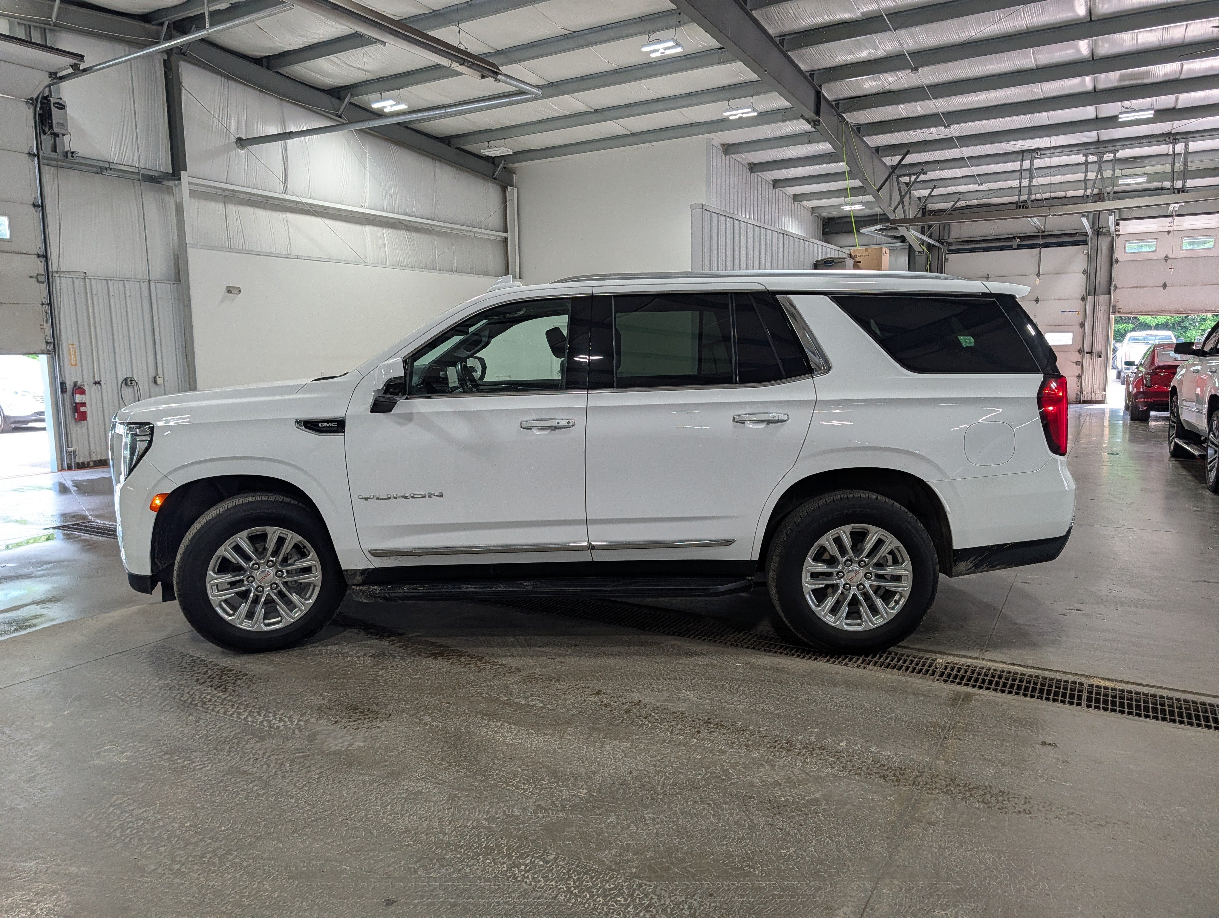 2024 GMC Yukon SLT