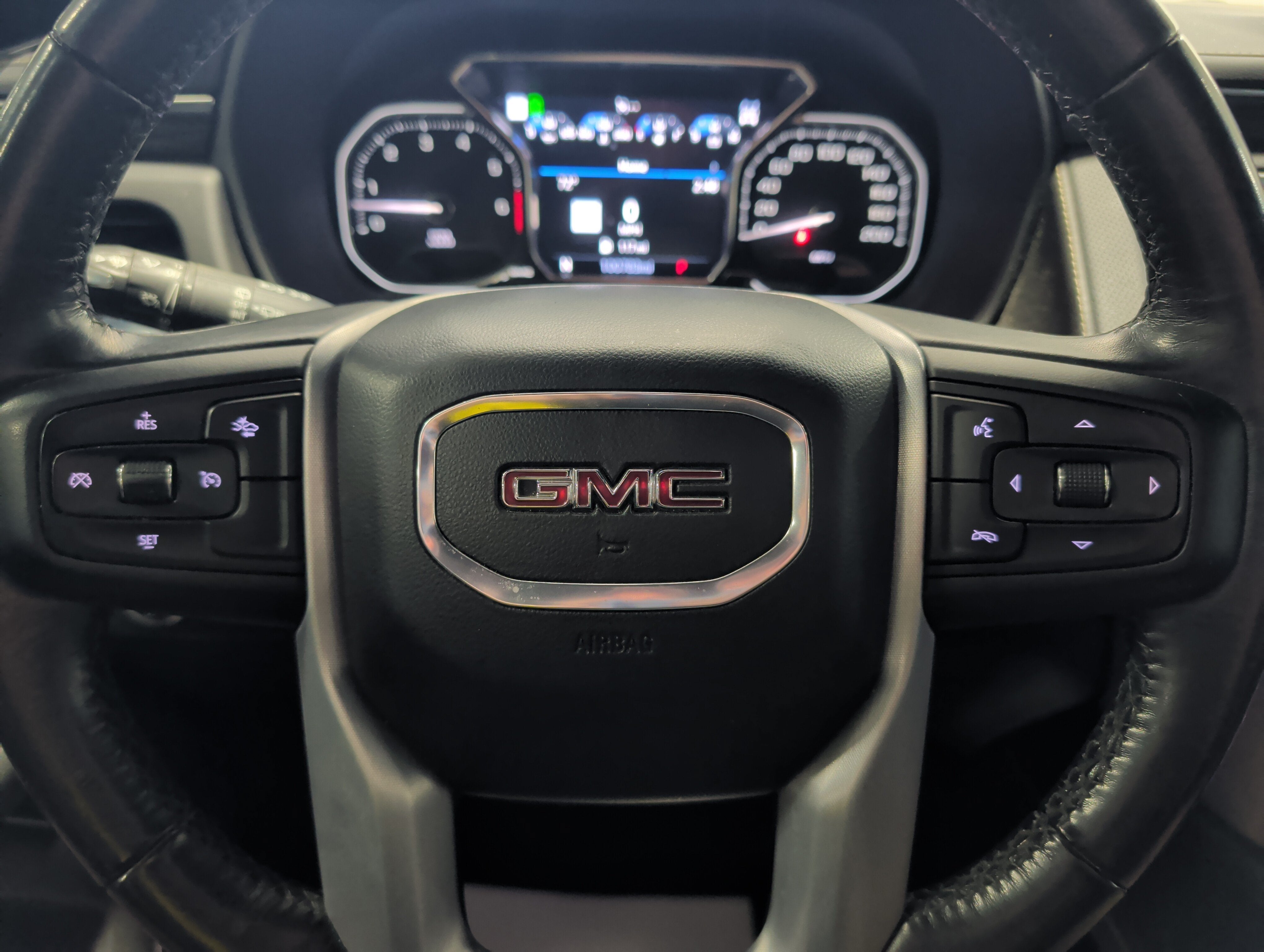2021 GMC Yukon SLT