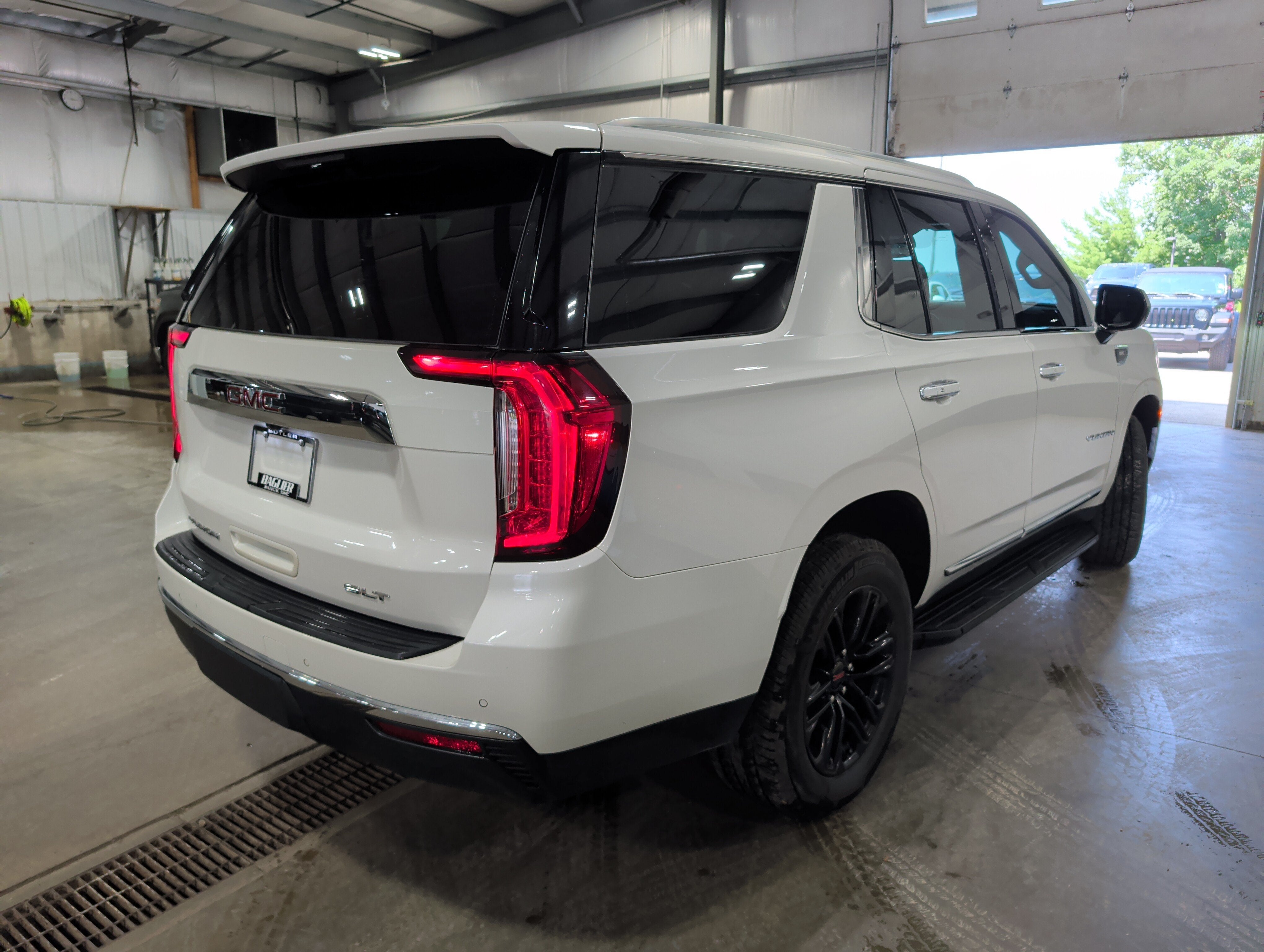 2021 GMC Yukon SLT