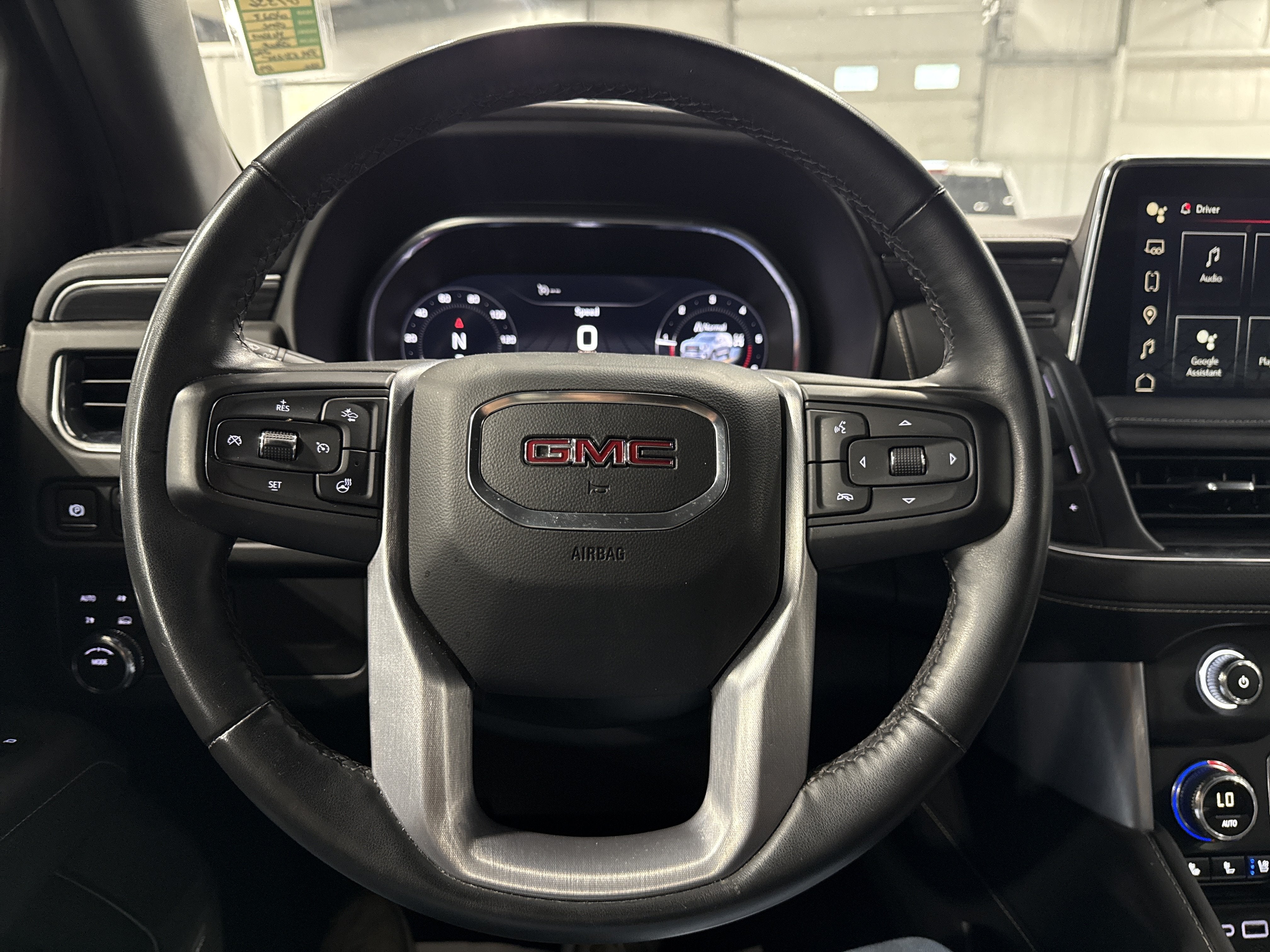 2023 GMC Yukon SLT