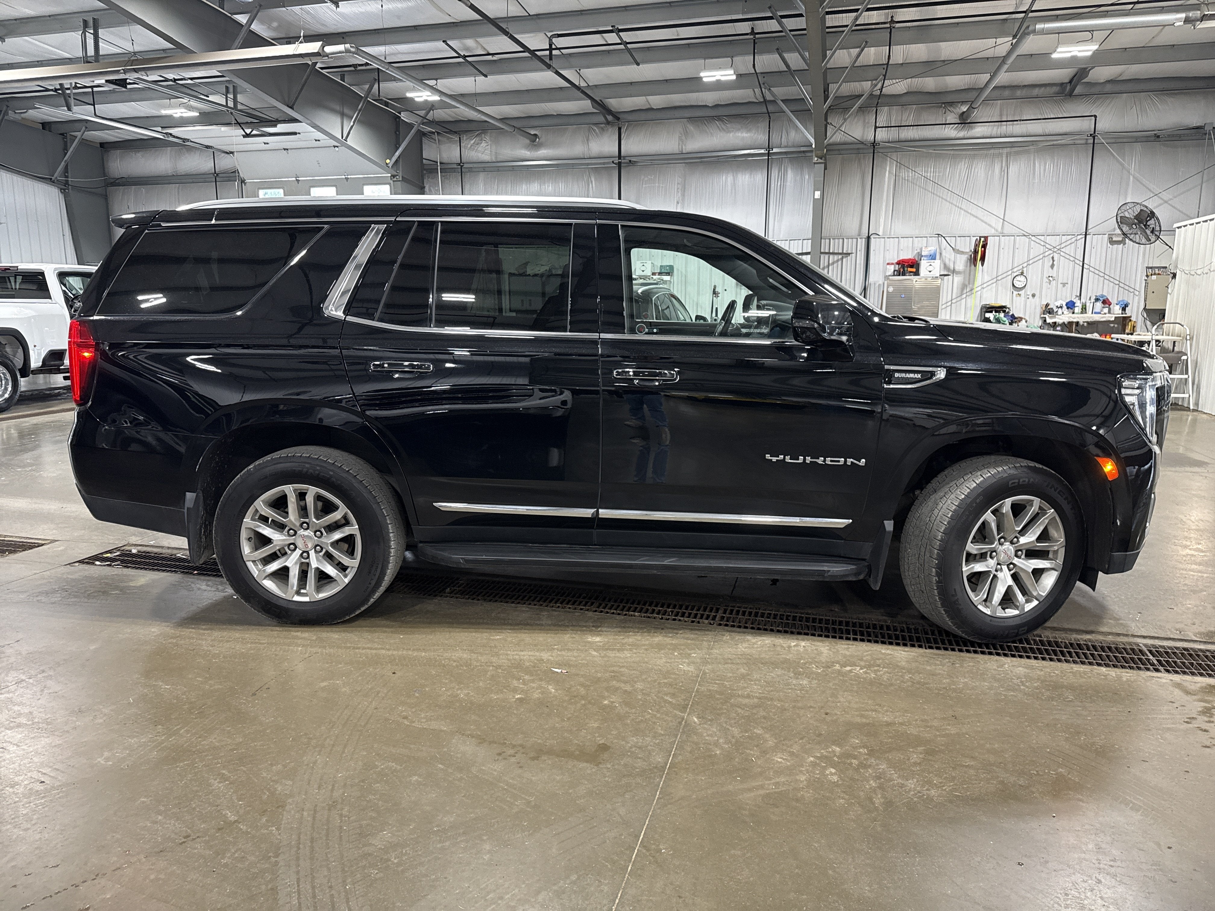2023 GMC Yukon SLT