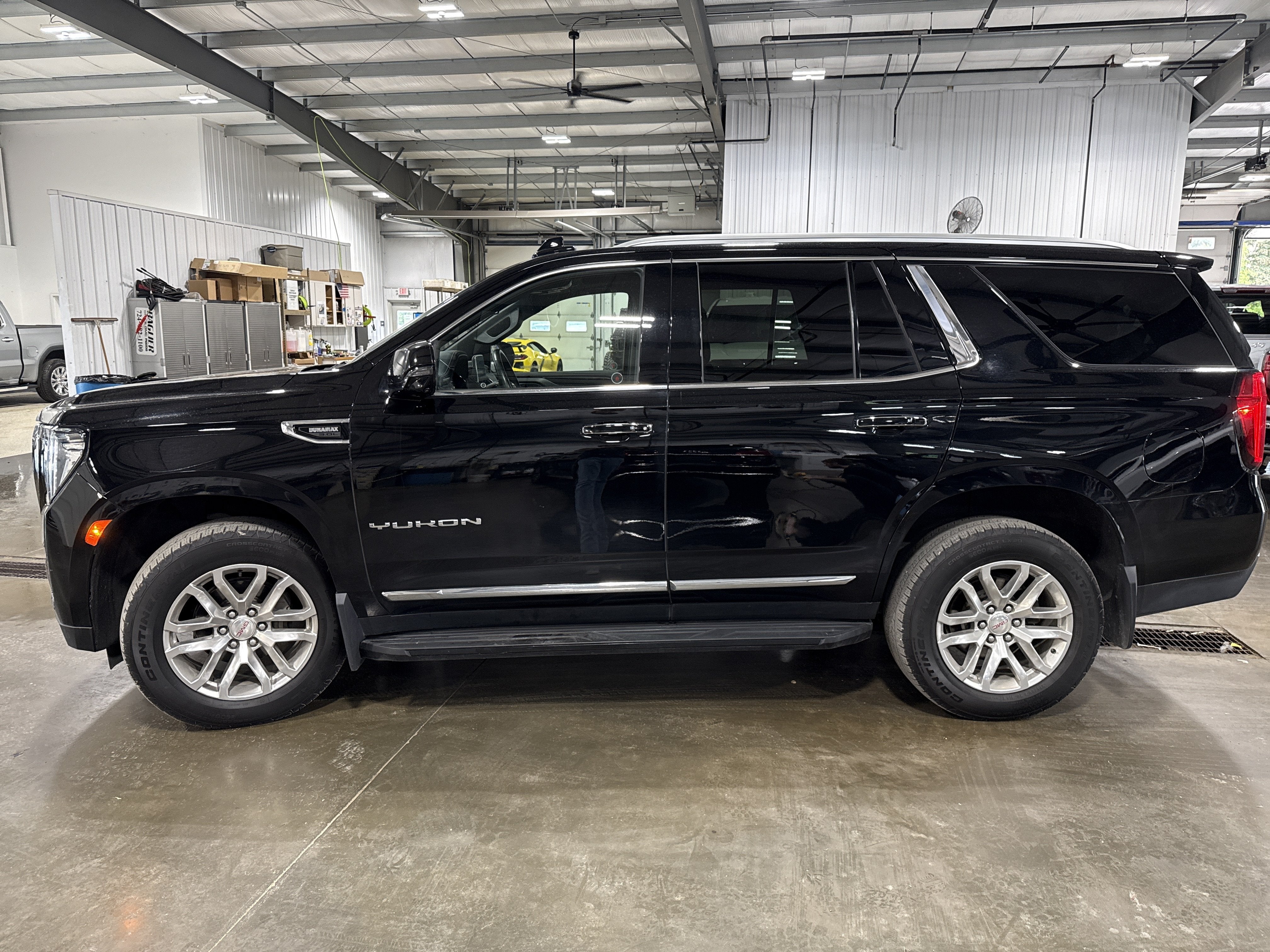 2023 GMC Yukon SLT