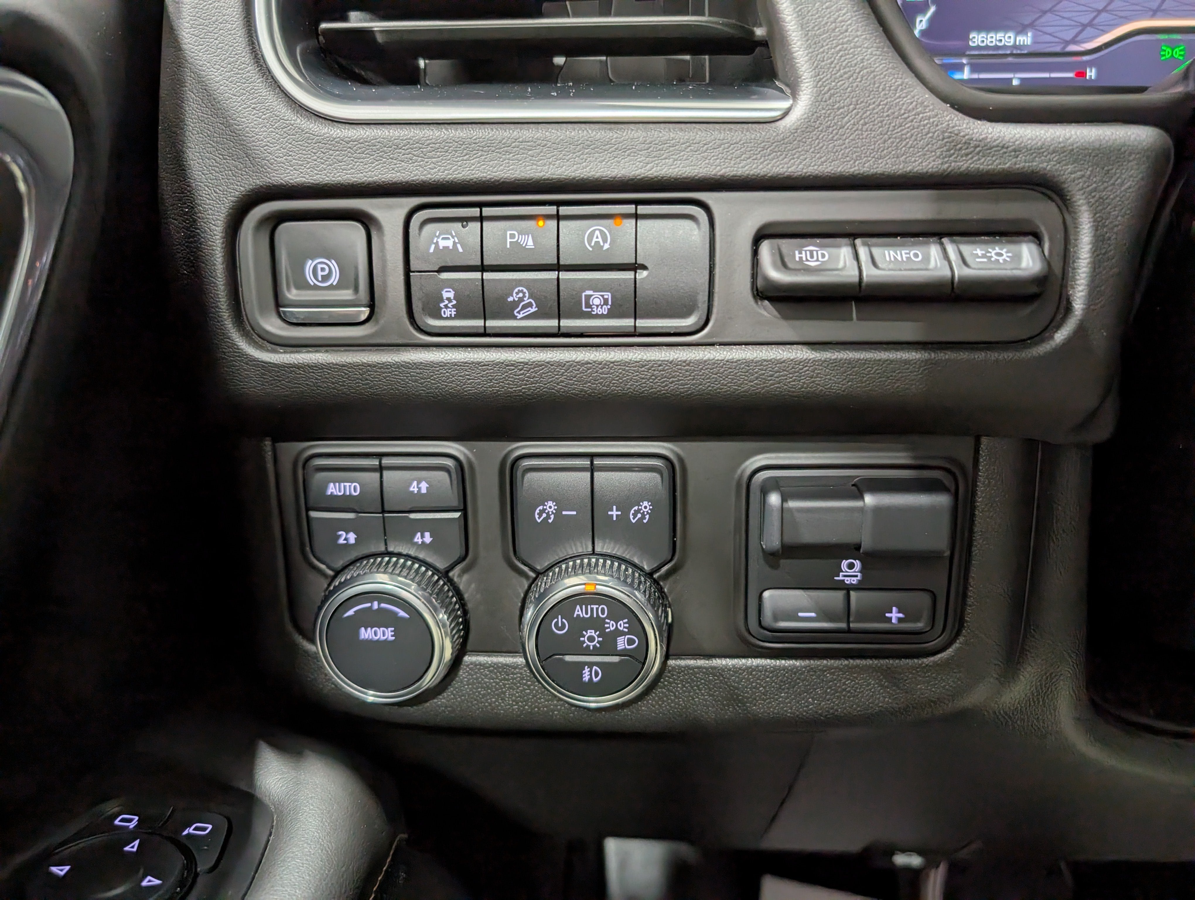 2024 GMC Yukon AT4