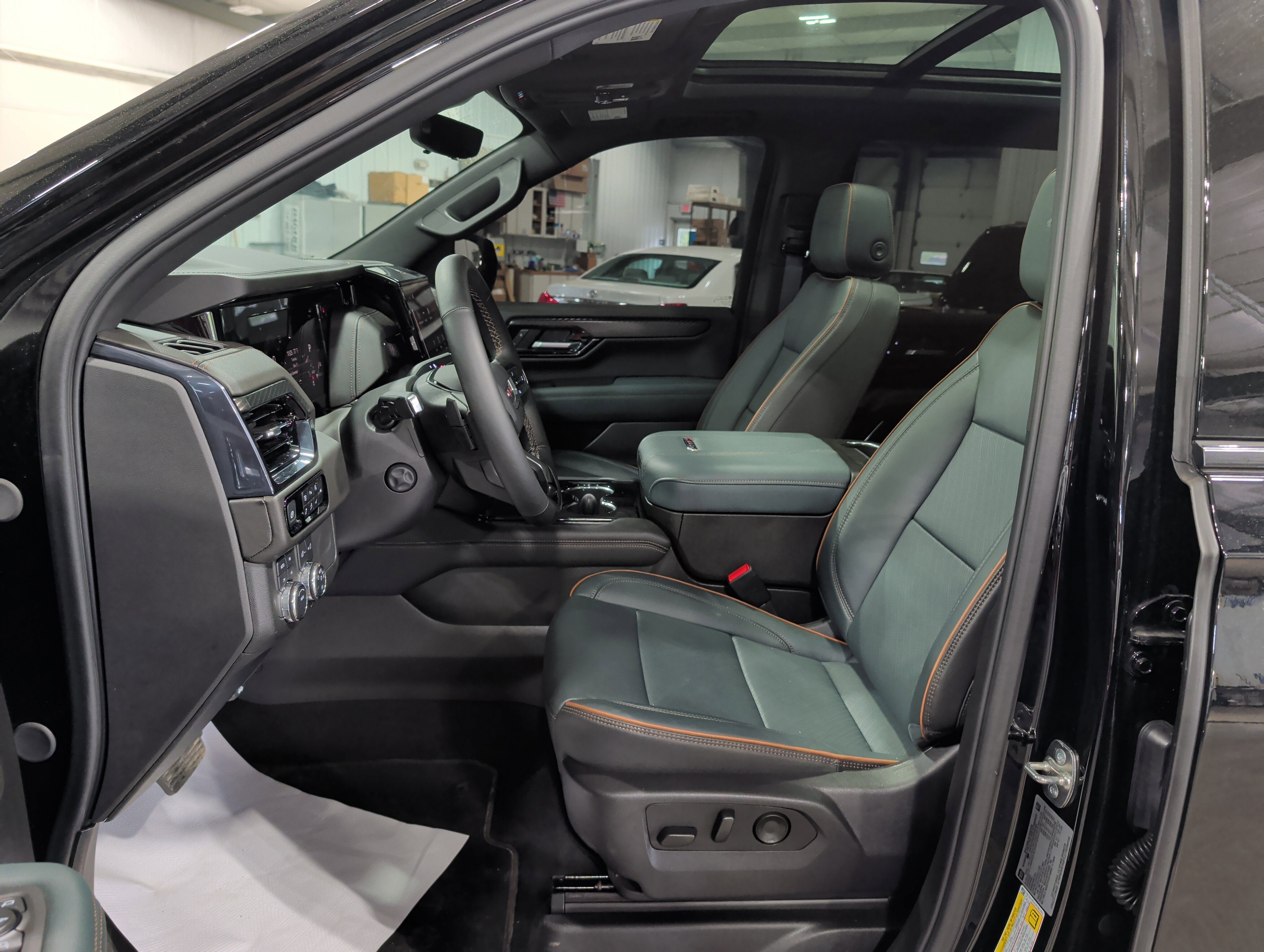 2025 GMC Yukon AT4