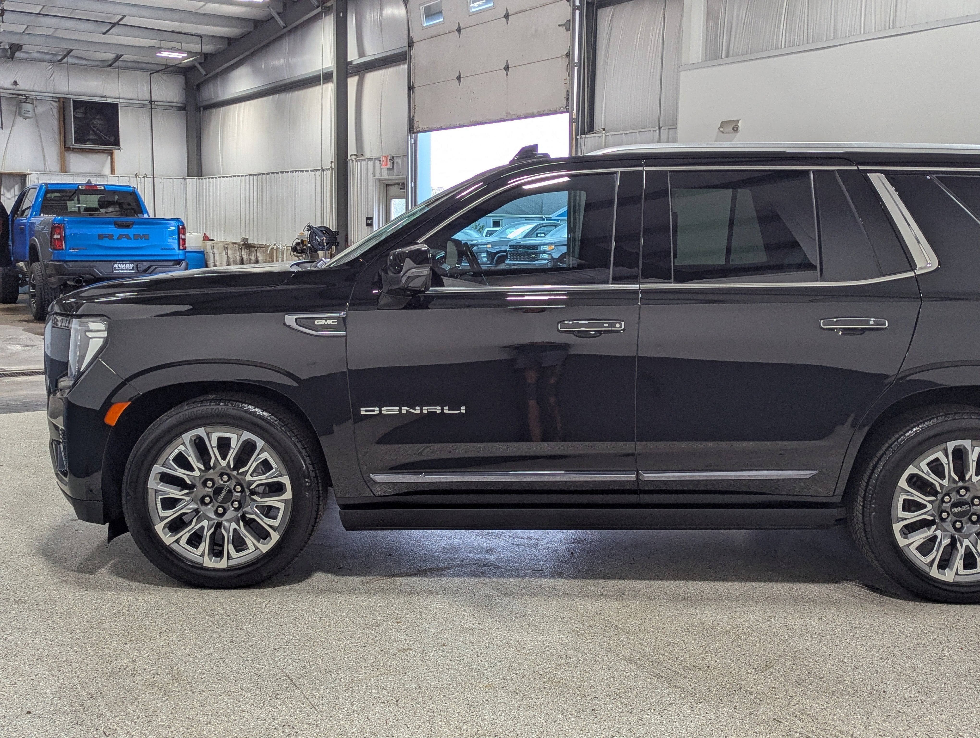 2023 GMC Yukon Denali Ultimate