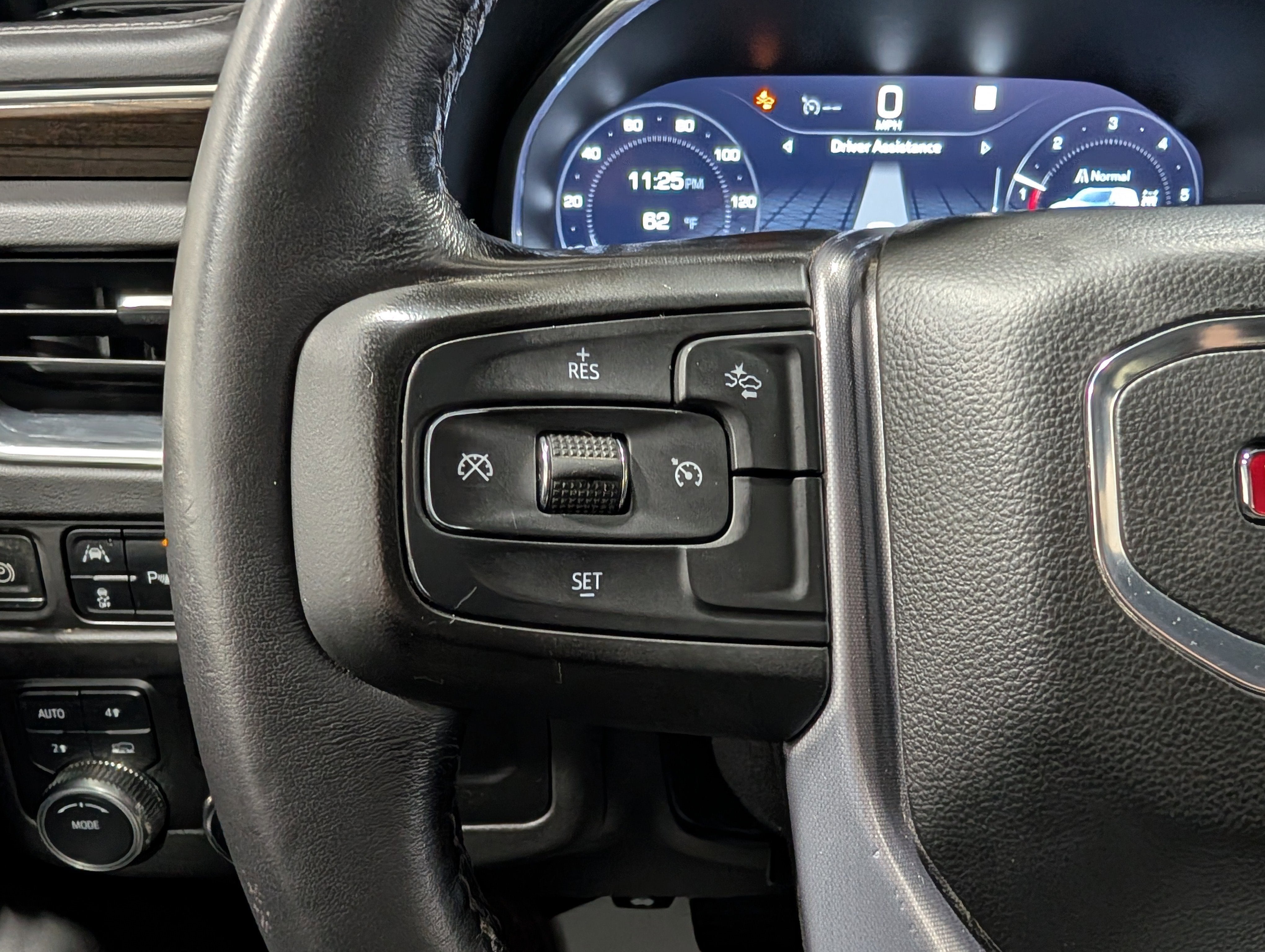 2022 GMC Yukon XL SLE